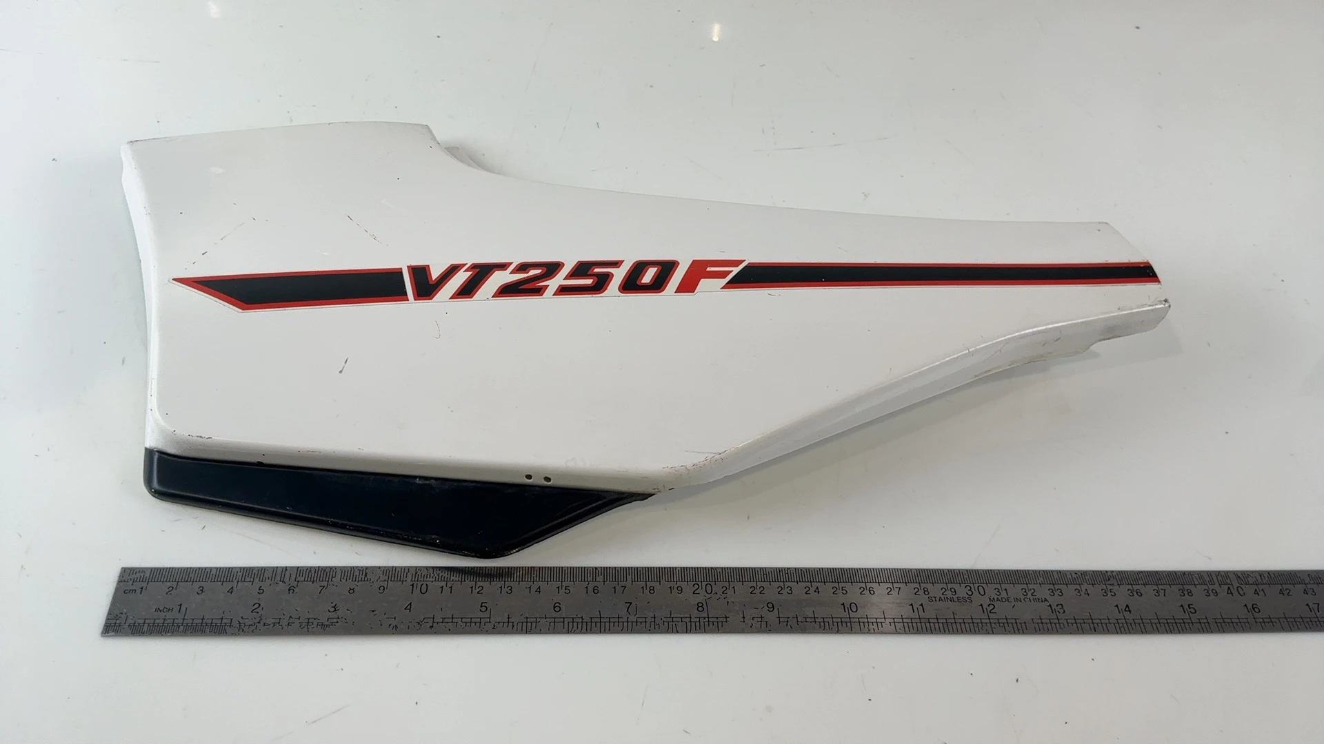 Honda VT250F MC08 250 CC Left Side Fairing Panel 1982 1983 OEM 83700-KE8A-0100 - Image 5