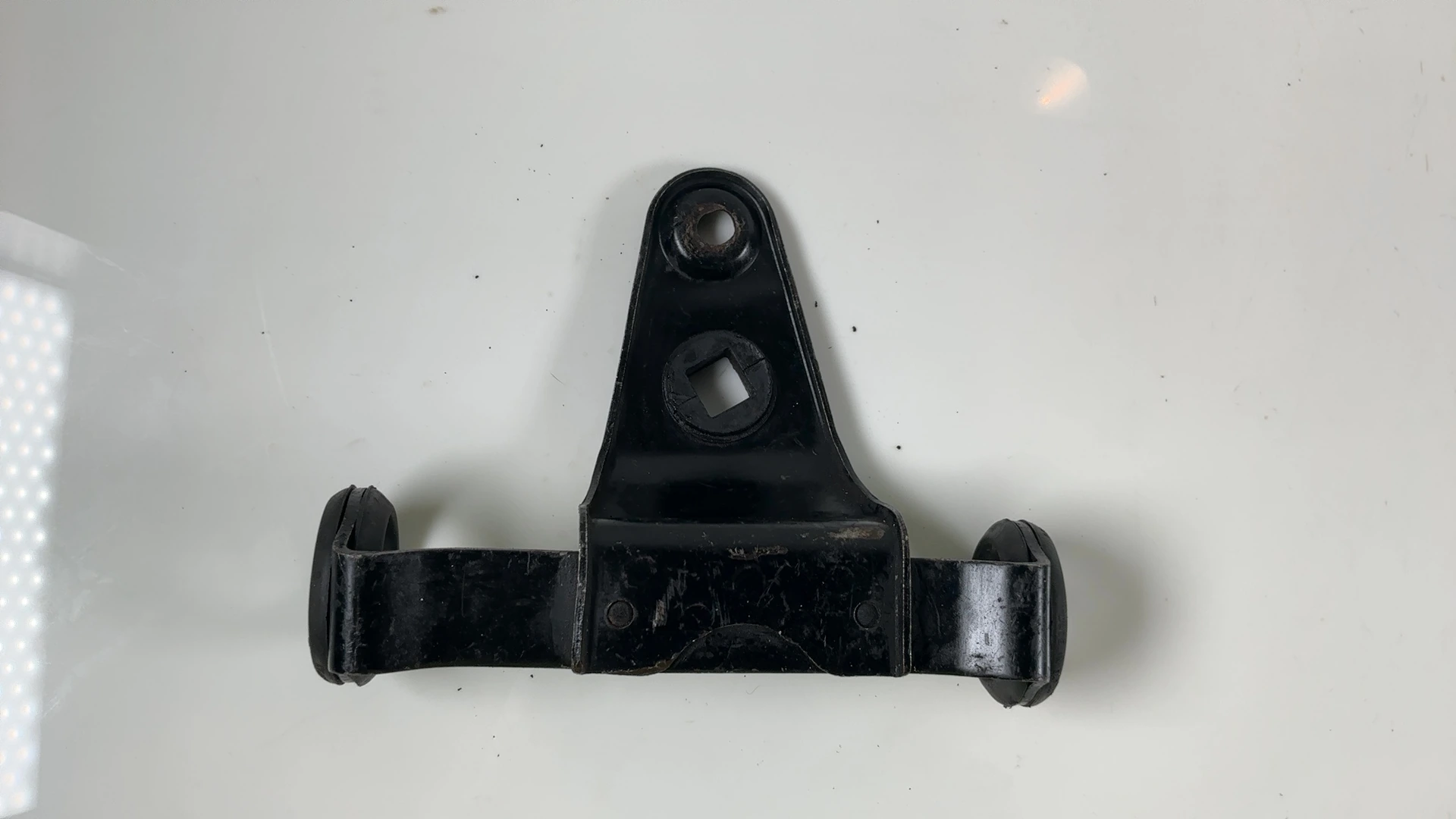 Suzuki GS850G GS850 850cc Lower Headlight Bracket Stay 1979-81 OEM  51530-45100 - Image 2