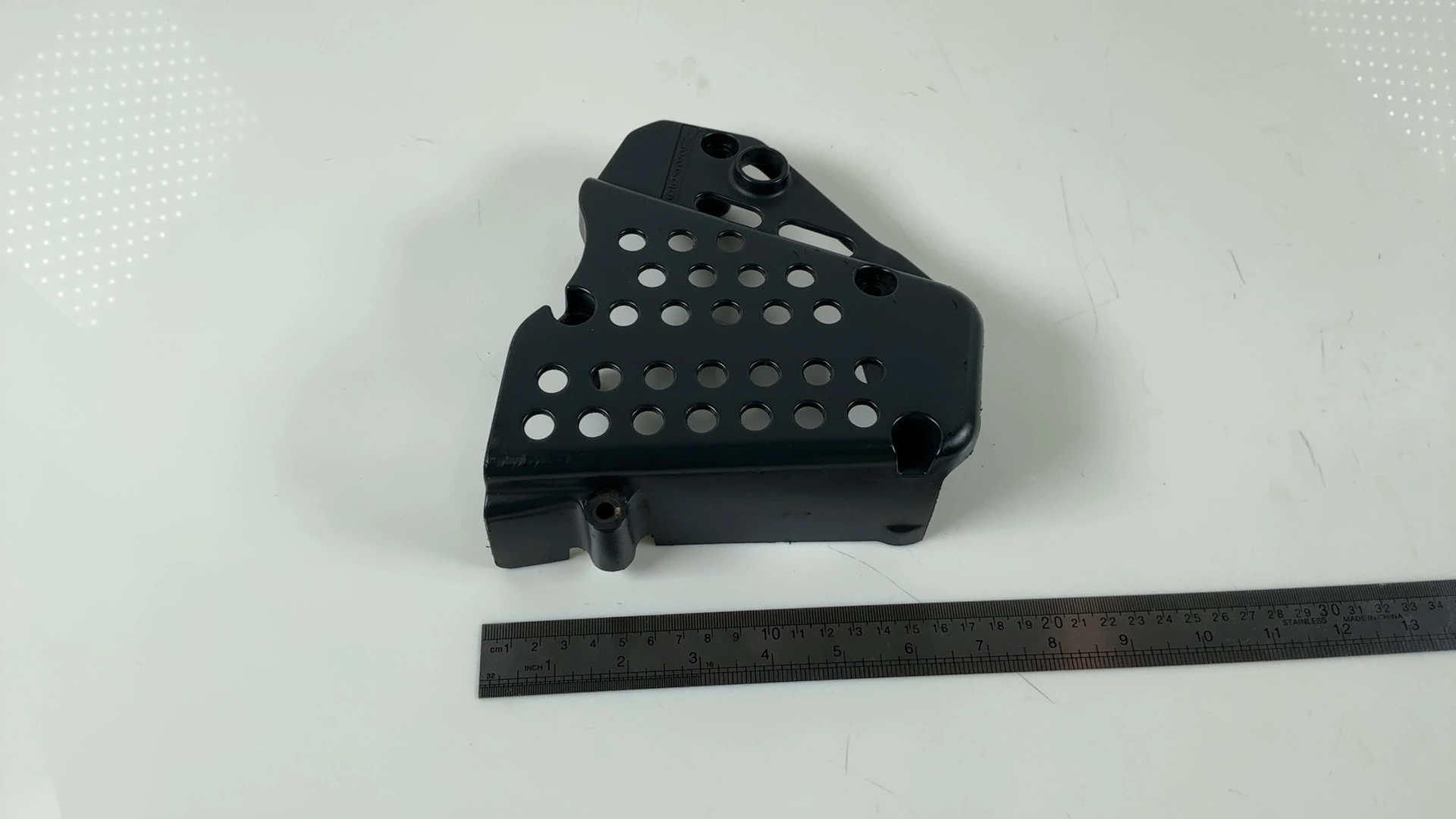 Suzuki GSX-R750 GSXR750 750cc Front Sprocket Cover 1992-1995 OEM 11361-17E10 - Image 1