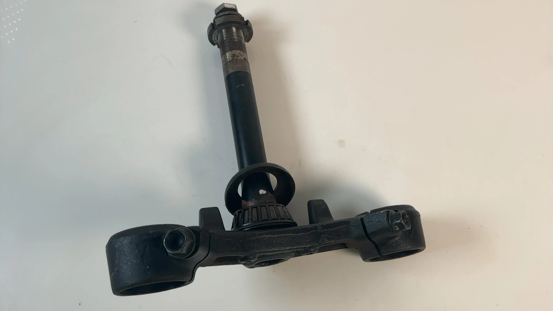 Suzuki Katana GSX600F GN72A 600 Lower Fork Bridge Yoke 1988-1997 OEM 51410-19C02 - Image 2
