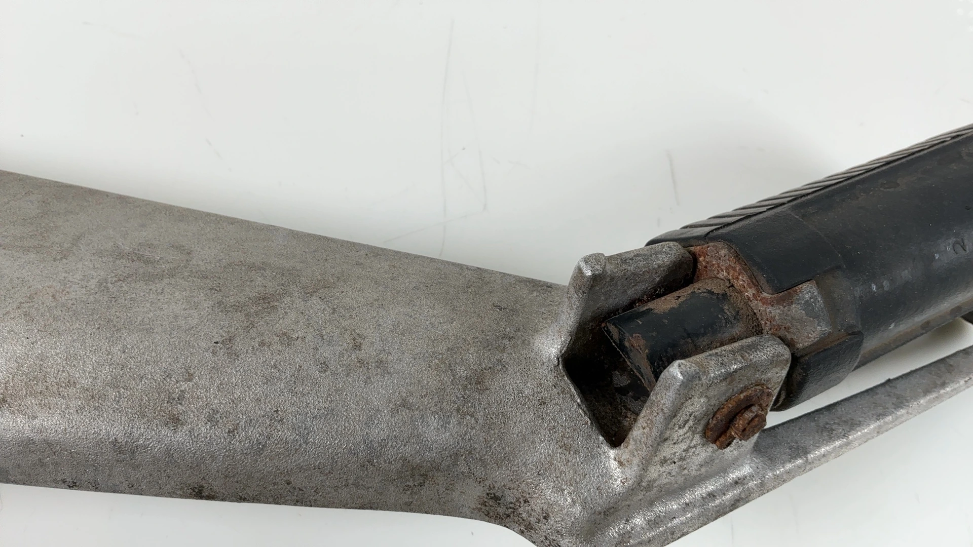 Honda CG125 CG125ES 125cc Left Pillion Footrest Peg Mount 2003-04 50716-KGA-940 - Image 4