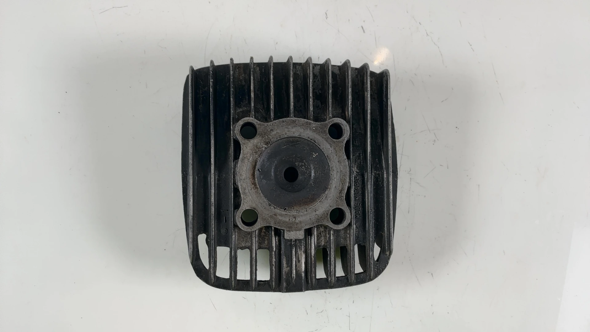 Kawasaki KE125 KE125-A 125cc Cylinder Head 1976-1986 OEM 11001-1033 Japan - Image 1