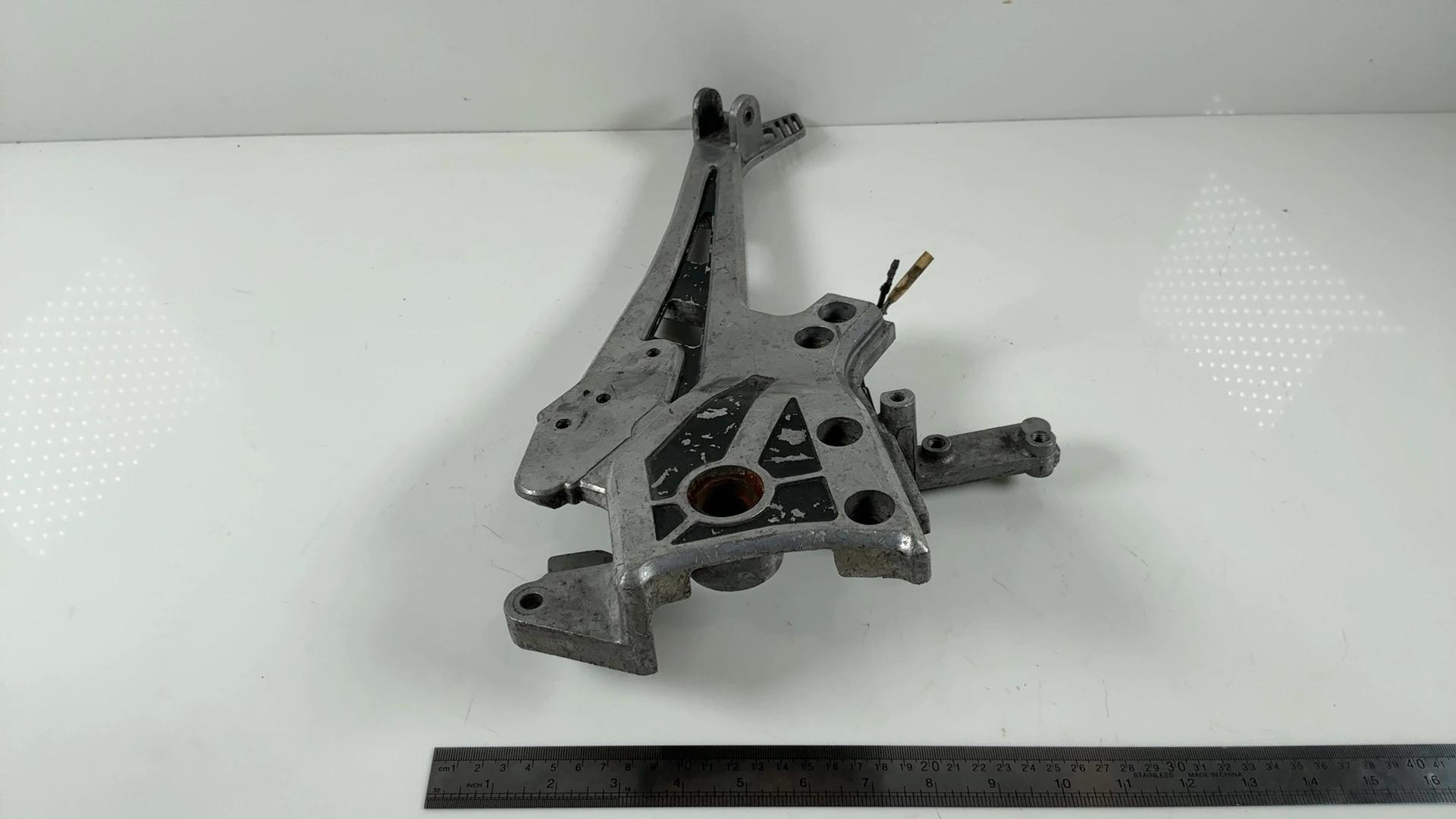 Kawasaki Ninja GPZ900R ZX900A Front Right Foot Peg Bracket 1984-1990 35011-1210 - Image 2