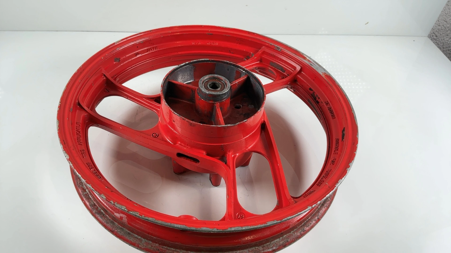 Yamaha FZ750 1FN 750CC Rear Wheel Rim 1985-1986 OEM 1AE-25338-00-6G - Image 9