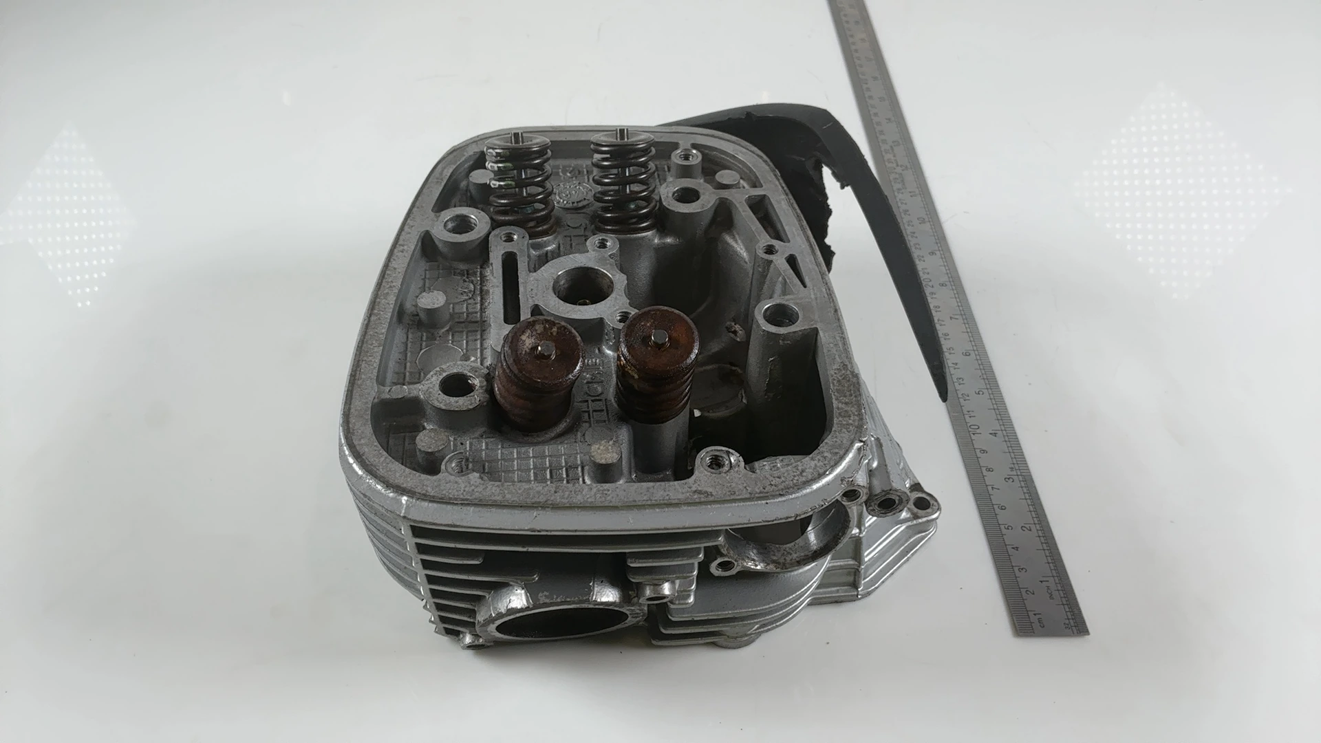 BMW R1150R R1150 1150cc Right Cylinder Head 2001-2006 OEM 11121342114 - Image 3