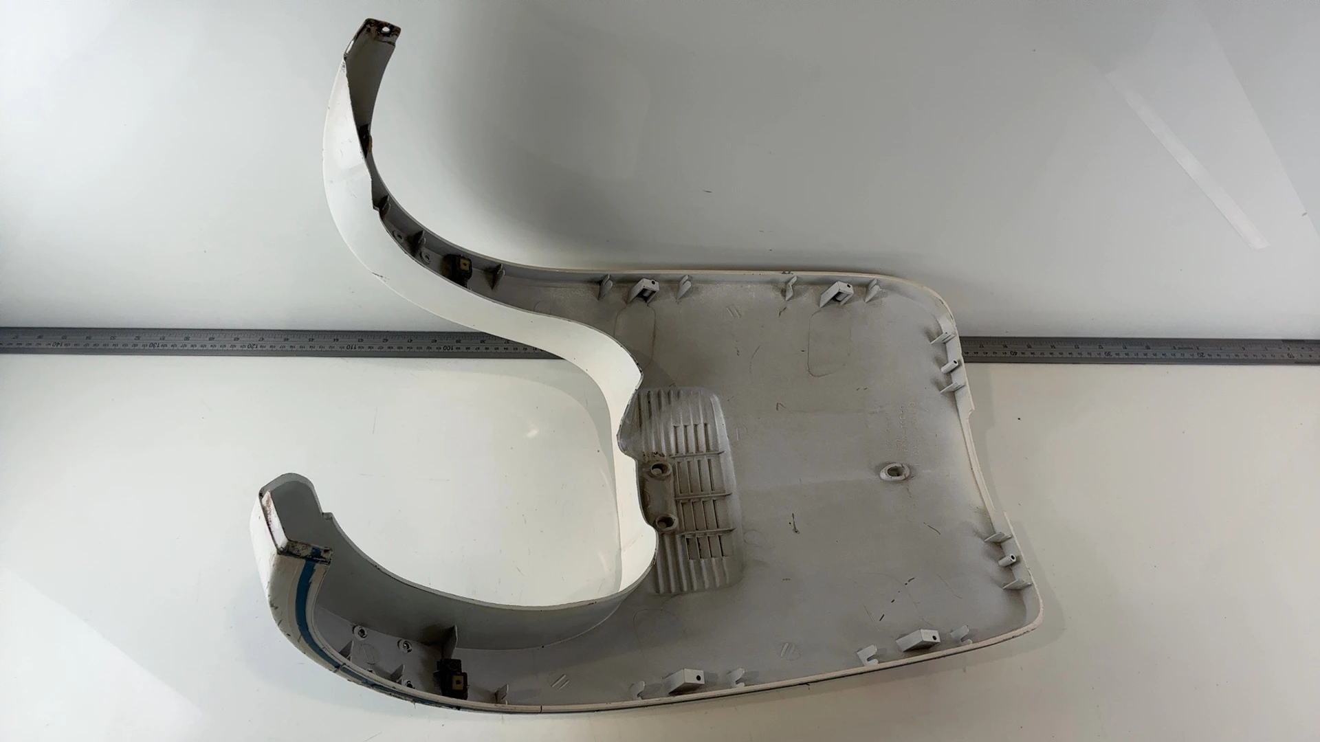 Honda Lead Aero NH125 125 CC Front Fairing Cowl 1983-1984 OEM 64301-GC8-000 - Image 2