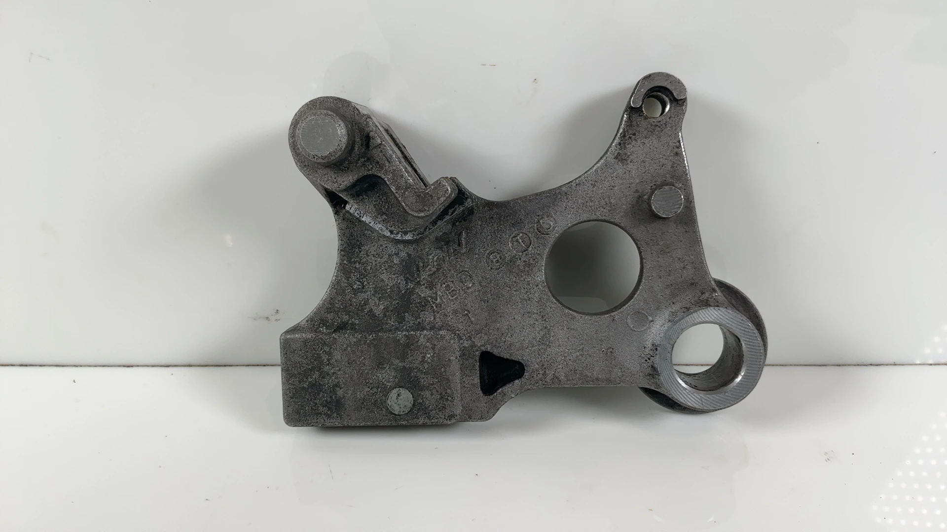 Honda CBR600F CBR600F4 600 CC Rear Brake Caliper Bracket 1999-2000 43110-MBB-006 - Image 1
