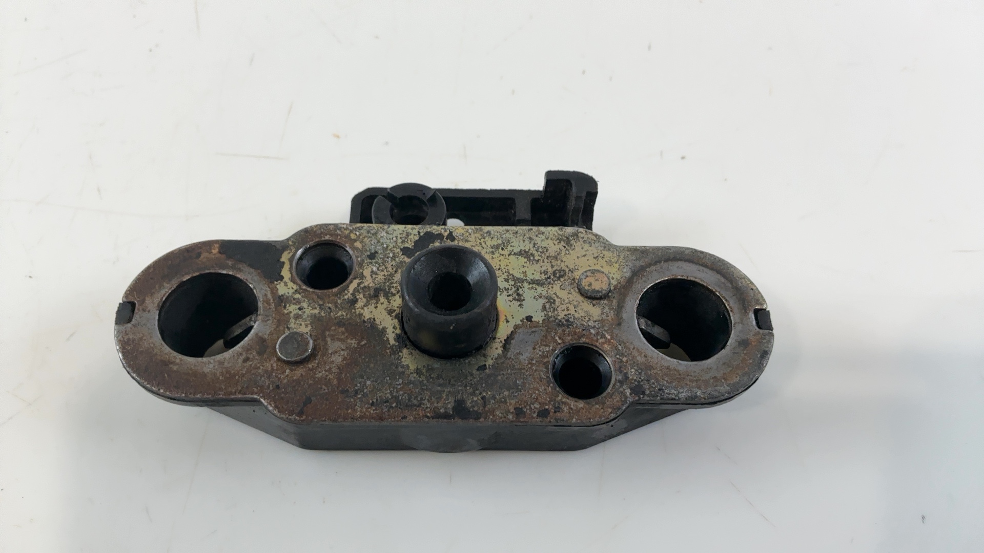 Suzuki GSX750F Katana 750 Seat Support Lock Latch Bracket 1989-1997 45220-47H00