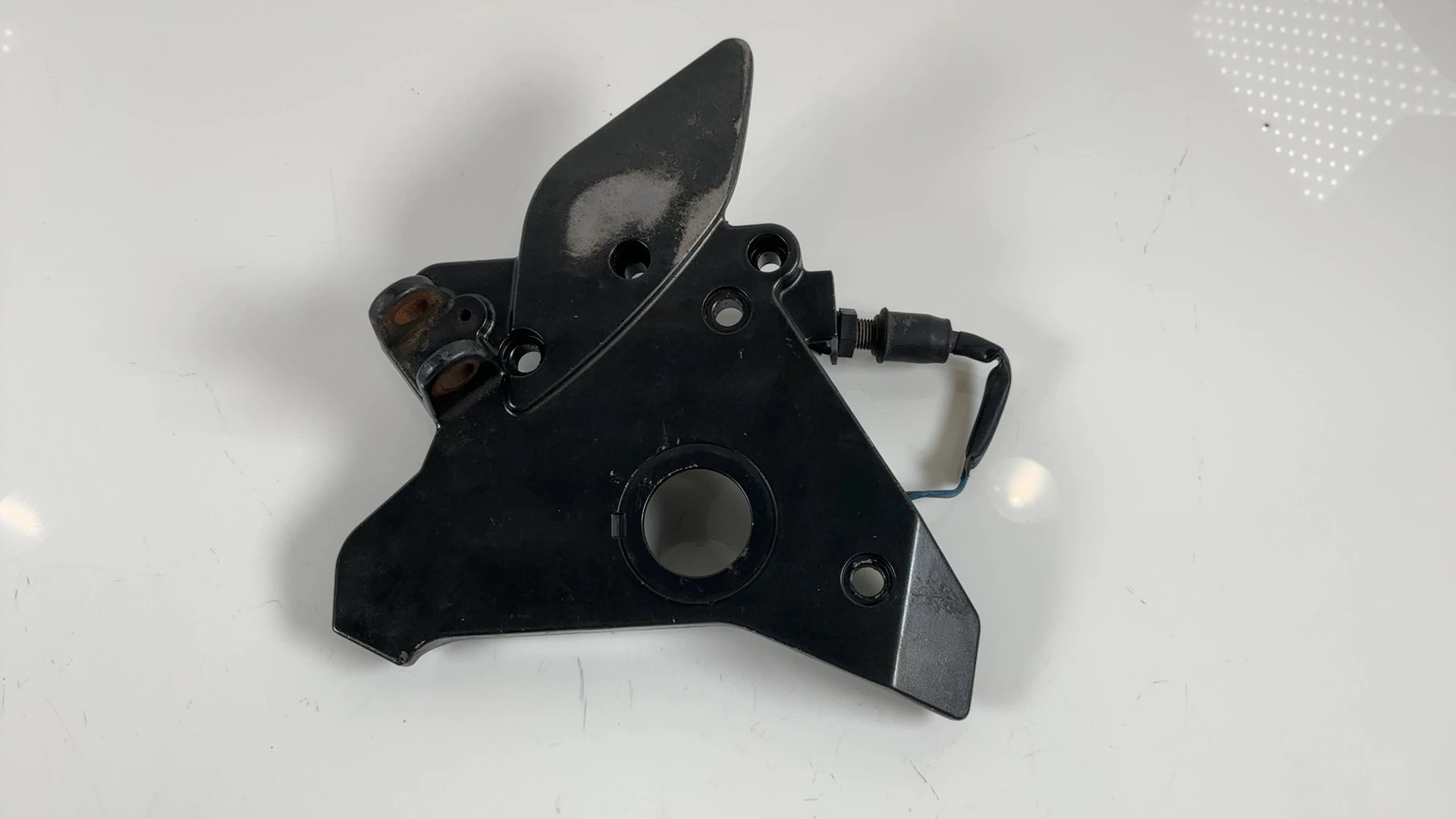 Kawasaki ZR-7 ZR750 750cc Front Right Footrest Bracket 1999-2005 35063-1051-EZ - Image 2
