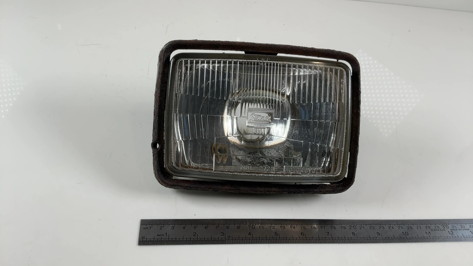 Kawasaki GPZ 305 EX305B Headlight Assembly 1983-1990 23007-1052 Stanley 001-2723 - Image 5