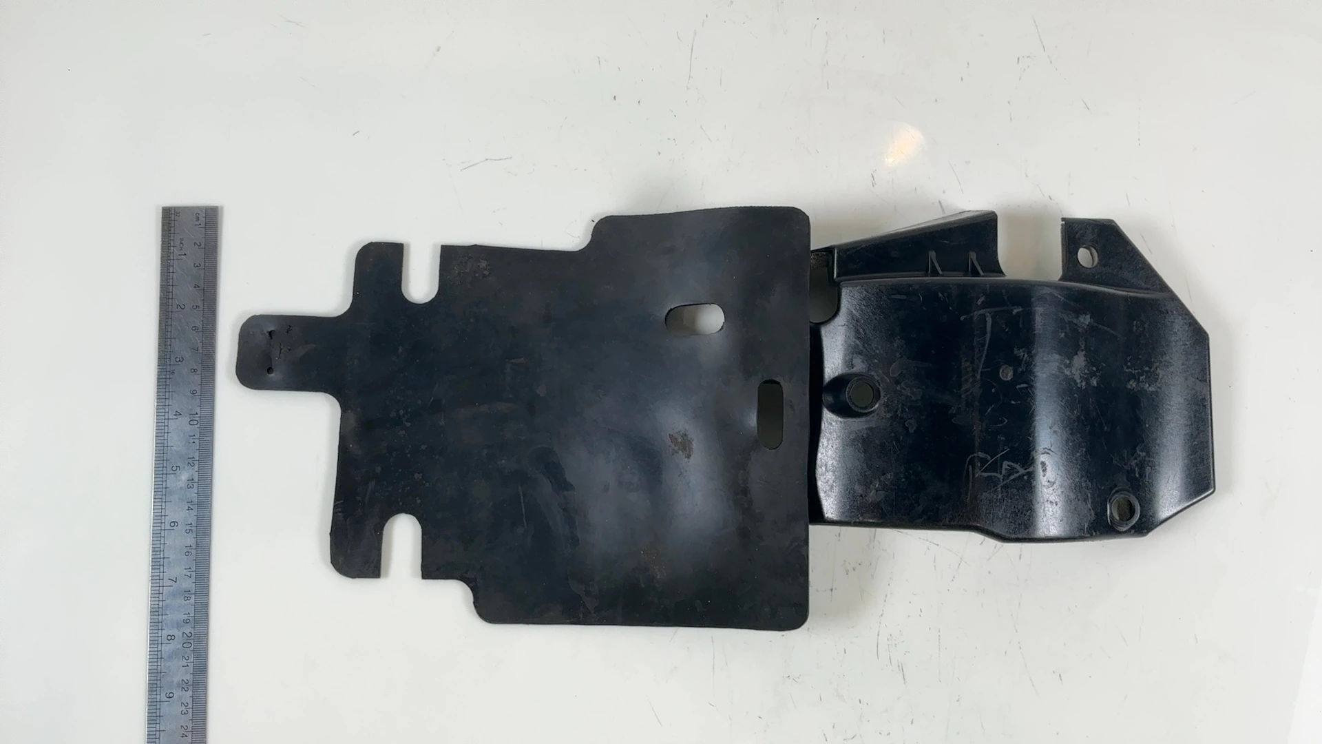 Yamaha TDM850 3VD 850 CC Engine Cover Splash Mudguard 1991-2001 OEM 3VD-21162-00 - Image 4