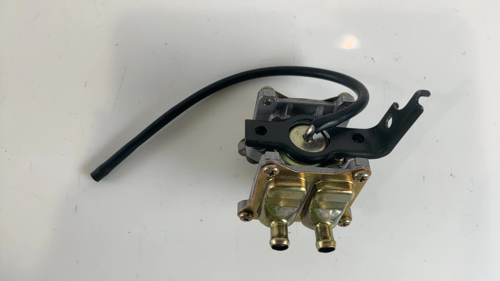 Suzuki Bandit GSF 1200 GSX 600 Katana Air Valve 2001-2005 OEM 18450-33E13 - Image 4