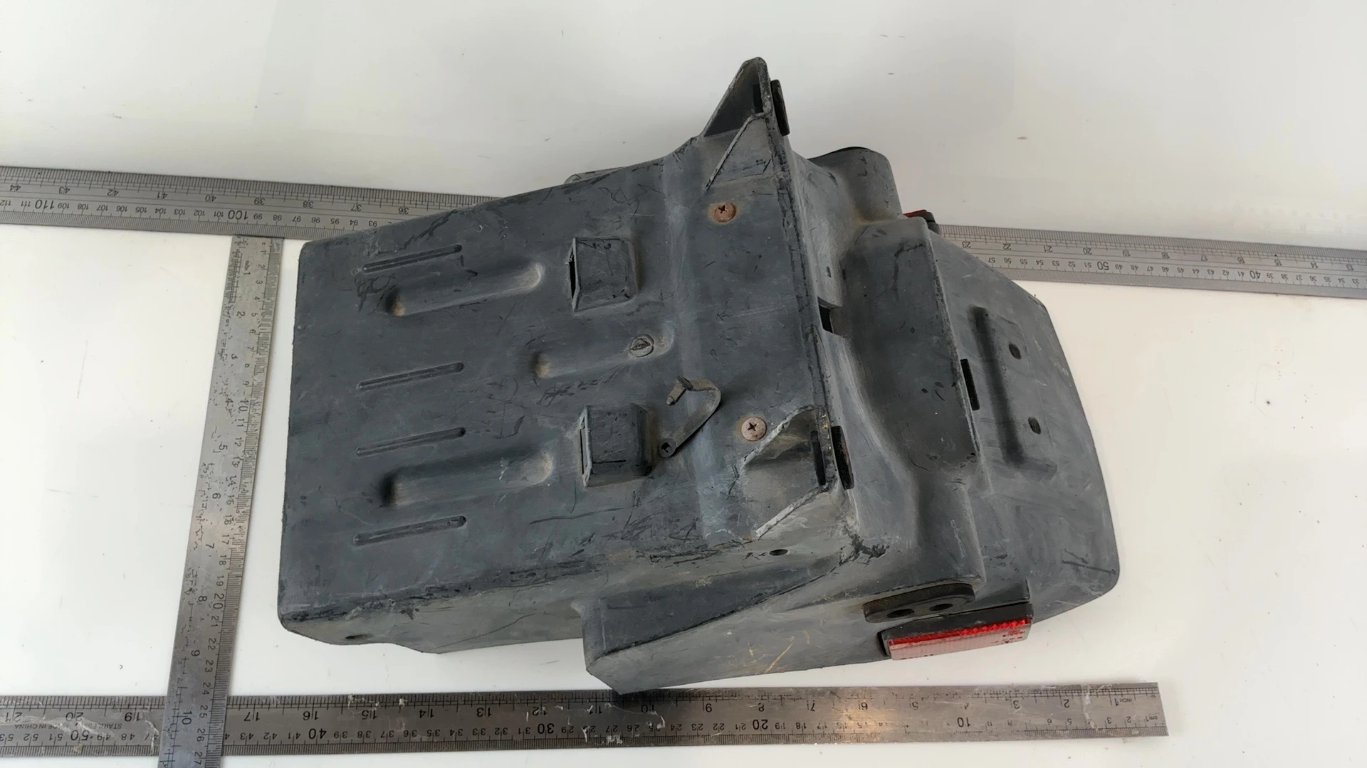 Kawasaki GPz400R ZX400D 400cc Rear Fender Mudguard 1985-1989 OEM 35023-1130 - Image 4