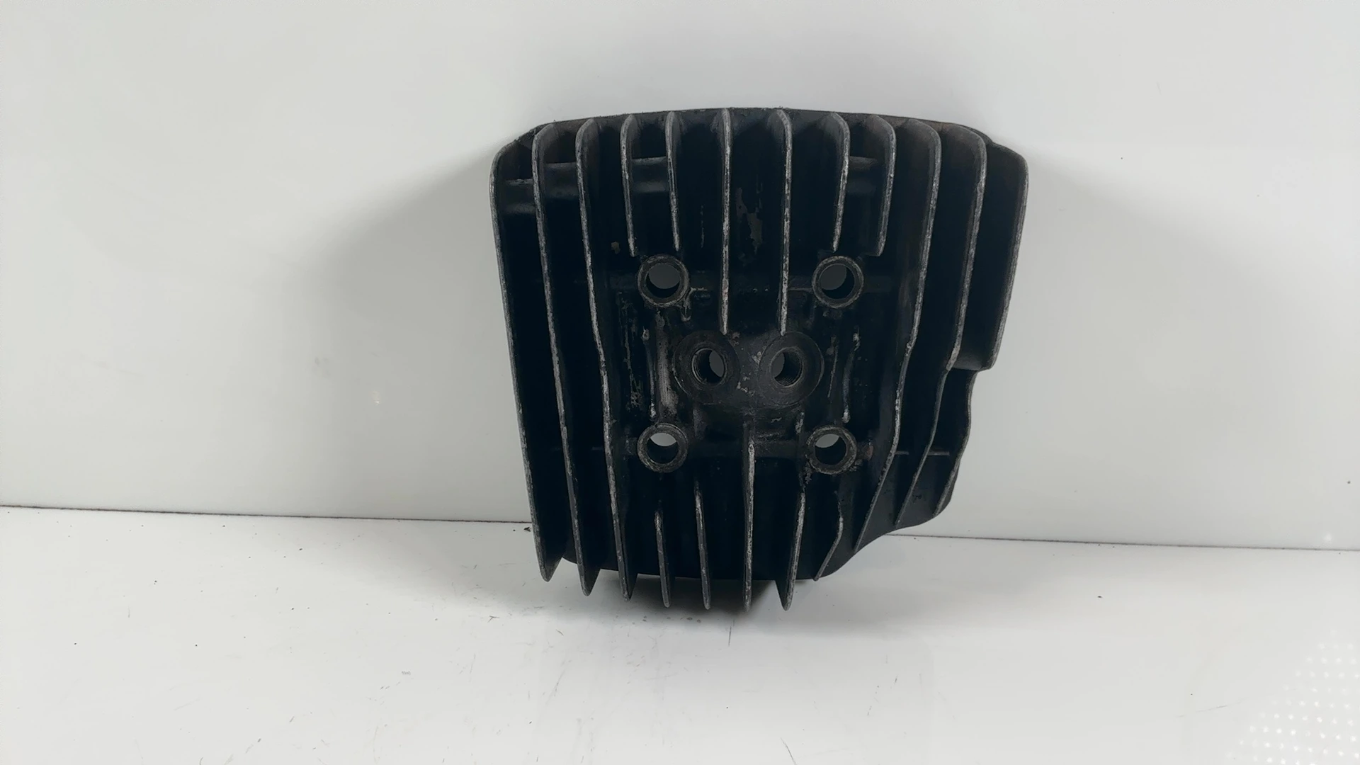 Kawasaki KE175 KE 175 175cc Engine Cylinder Head 1976-1978 OEM 11001-104-21 - Image 2