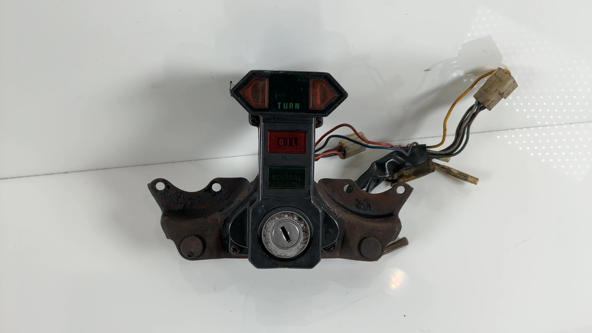 Yamaha XS650 Standard 650cc Indicator Light Bracket 1977-79 OEM 1T3-83568-00-00 - Image 5
