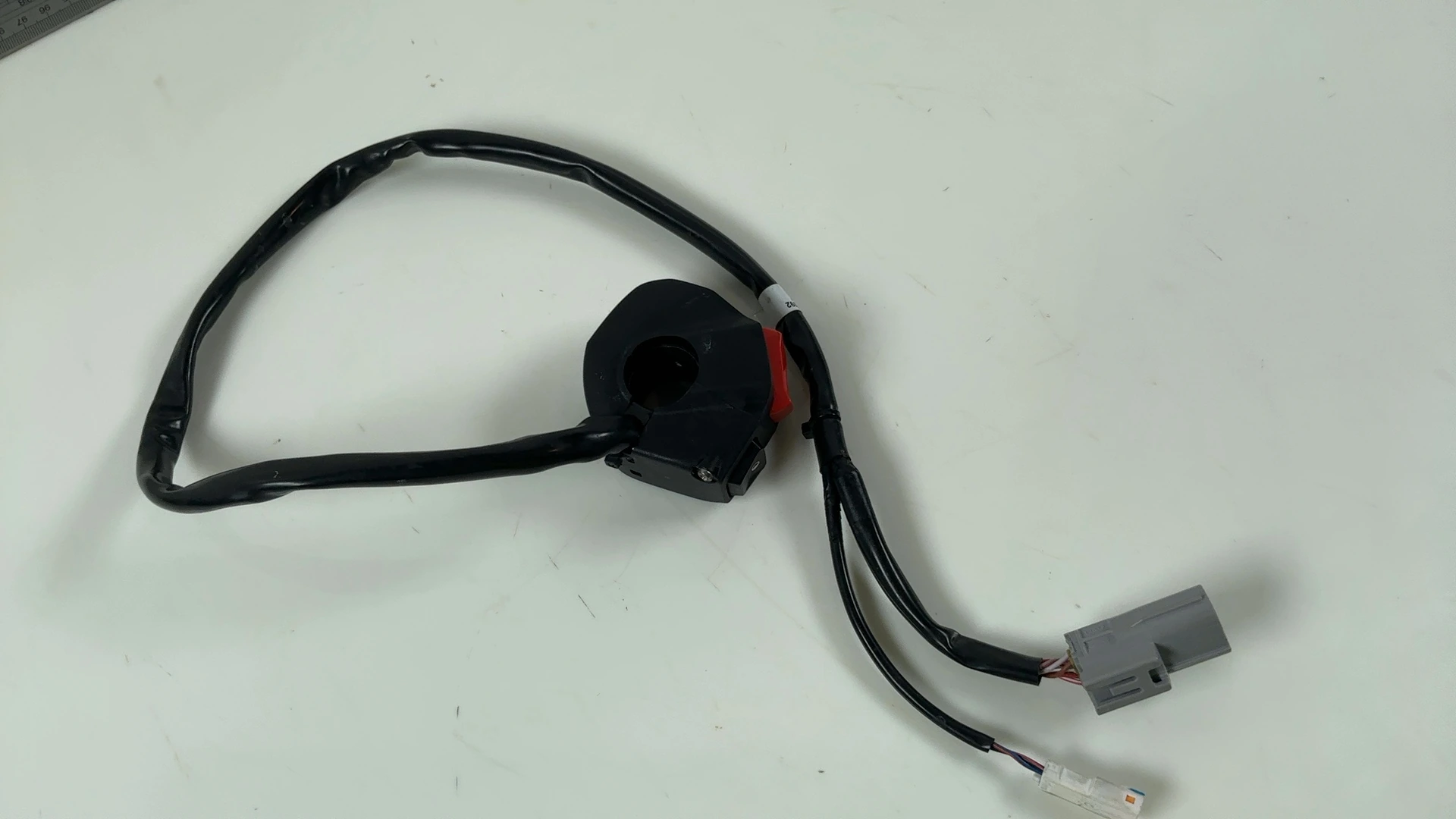 Aprilia Tuono V4 1100 Factory 1100 Right Handlebar Switch 2025-2026 OEM 2B012092 - Image 2