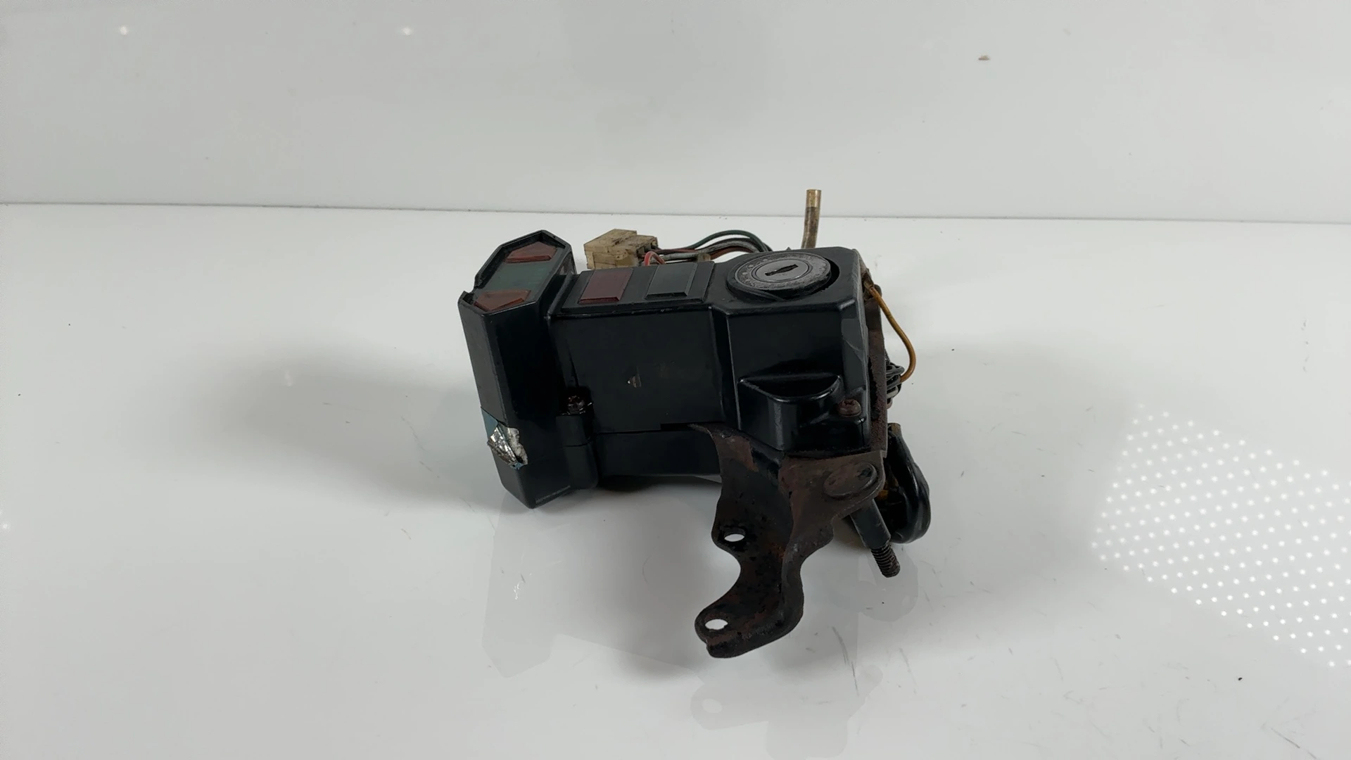 Yamaha XS650 Standard 650cc Indicator Light Bracket 1977-79 OEM 1T3-83568-00-00 - Image 6
