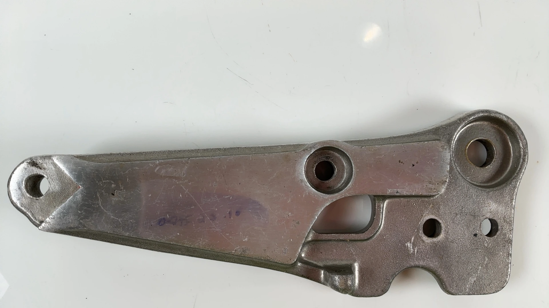 Suzuki GSX750E GS750E 750cc Right Footrest Bracket 1980 1981 OEM 43510-45400