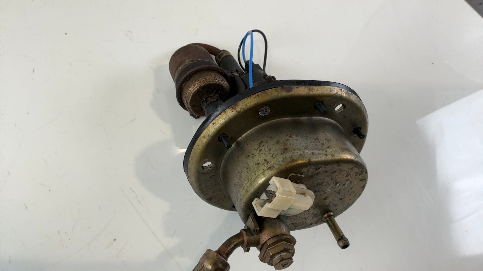 Honda CBR1100XX SC35 1100cc Fuel Pump 1999-2007 OEM 16700-MAT-D01 - Image 4