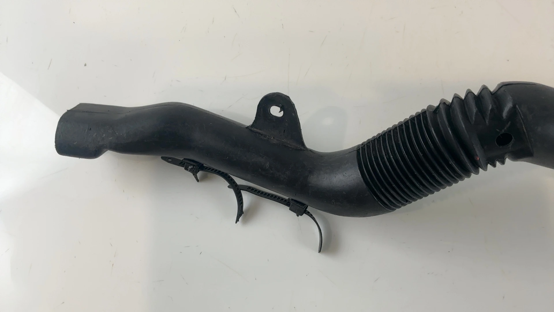 Suzuki GSX-R 750 GR7BB 750cc Right Air Intake Ram Duct Tube 1992-95 94451-17E00 - Image 4