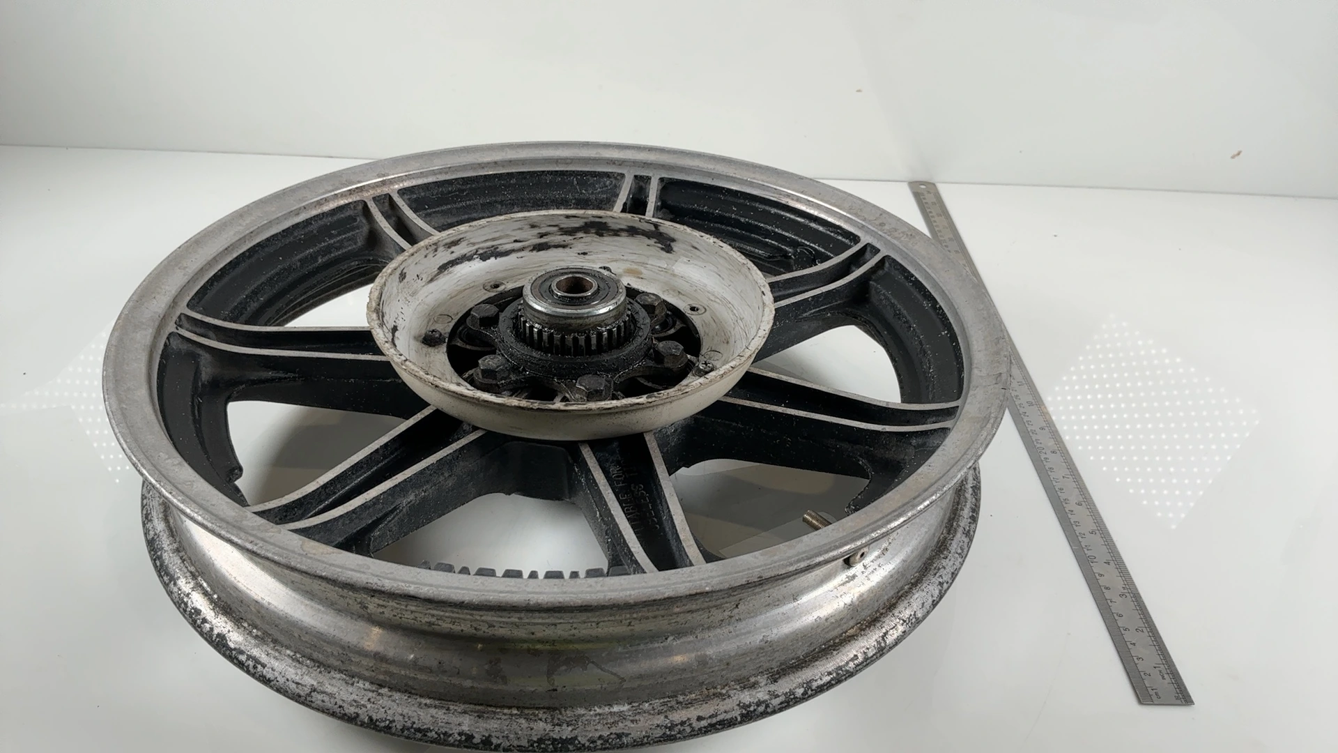 Yamaha XS1100 Standard 1100cc Rear Wheel Rim 1978-1981 OEM 2H8-W2533-00 - Image 3