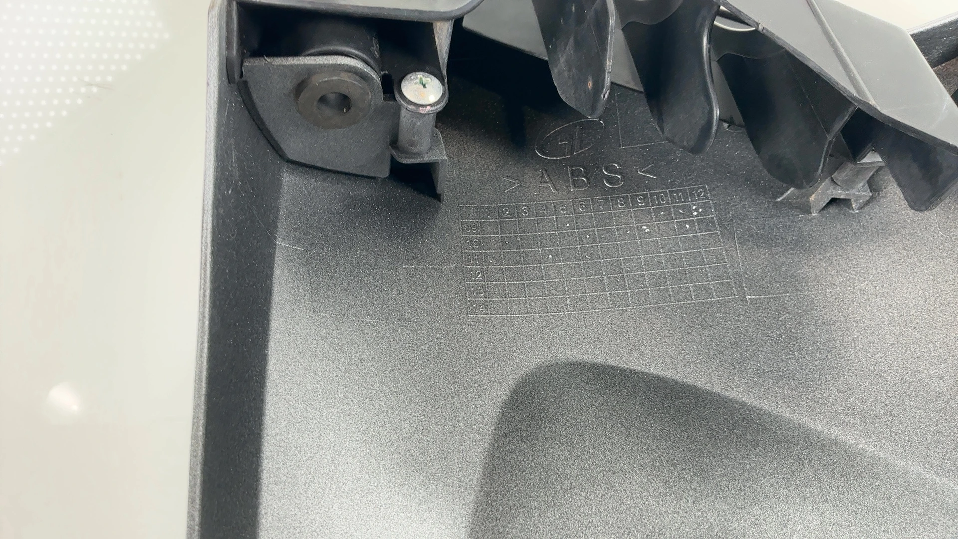 Yamaha YBR 125 51D 125cc Left Front Tank Shroud Cover 2010-14 OEM 51D-F4129-00 - Image 5