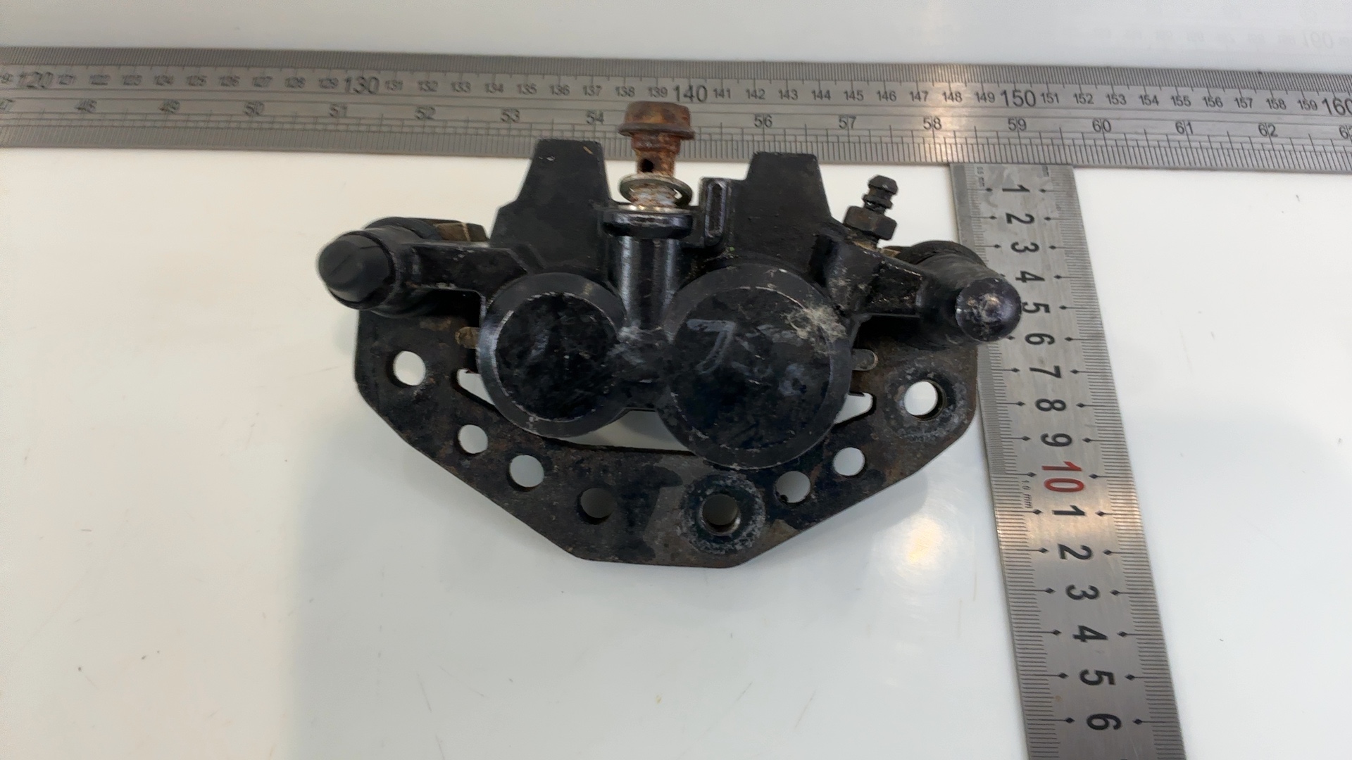 Suzuki GSX1100G GSX1100 1100cc Front Left Brake Caliper 1991-94 OEM 59300-26D01 - Image 4