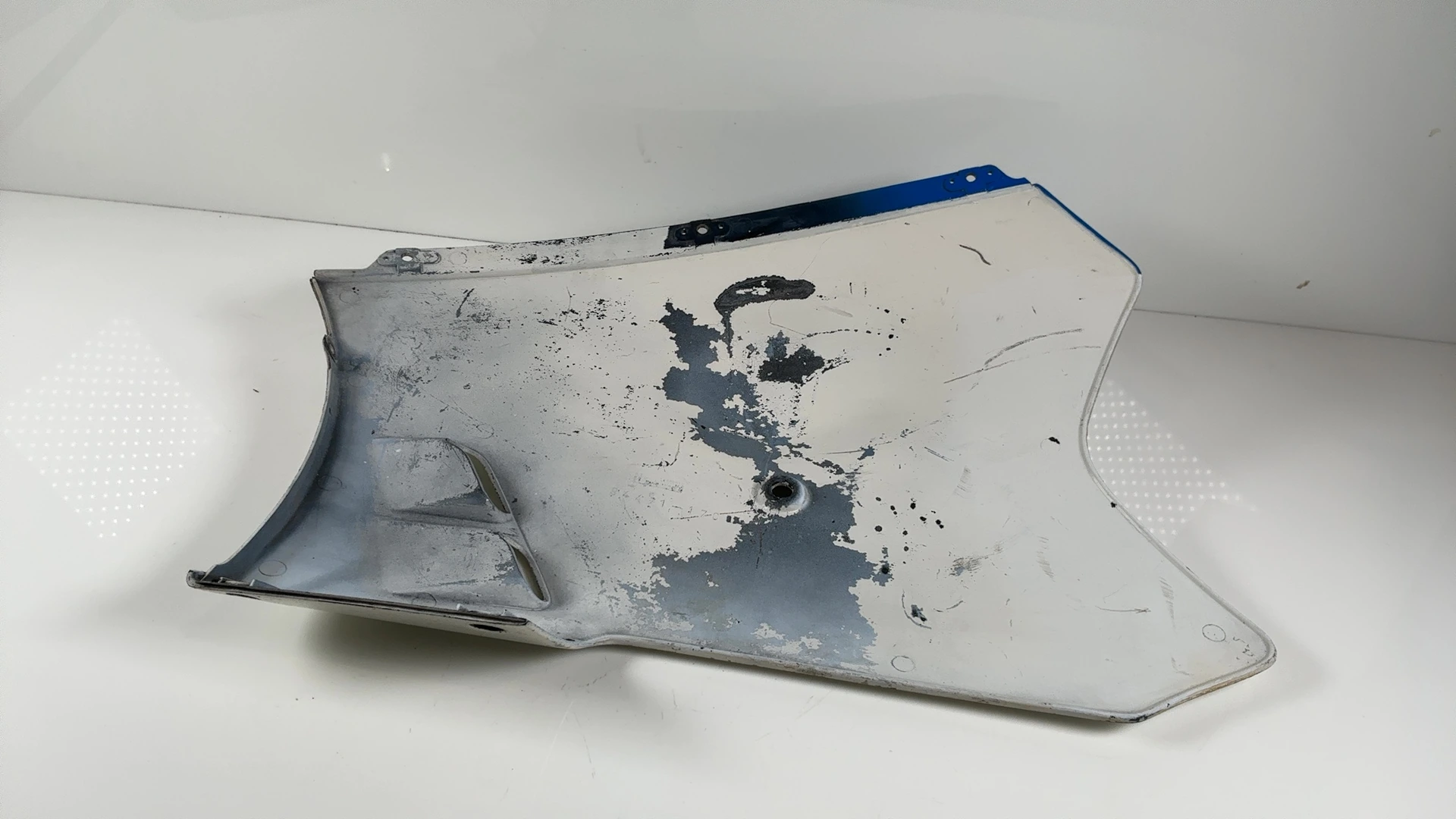 Suzuki GSXR GR77B 750 Right Lower Fairing Cowl Belly Pan 1988-89 OEM 94471-17C0 - Image 5