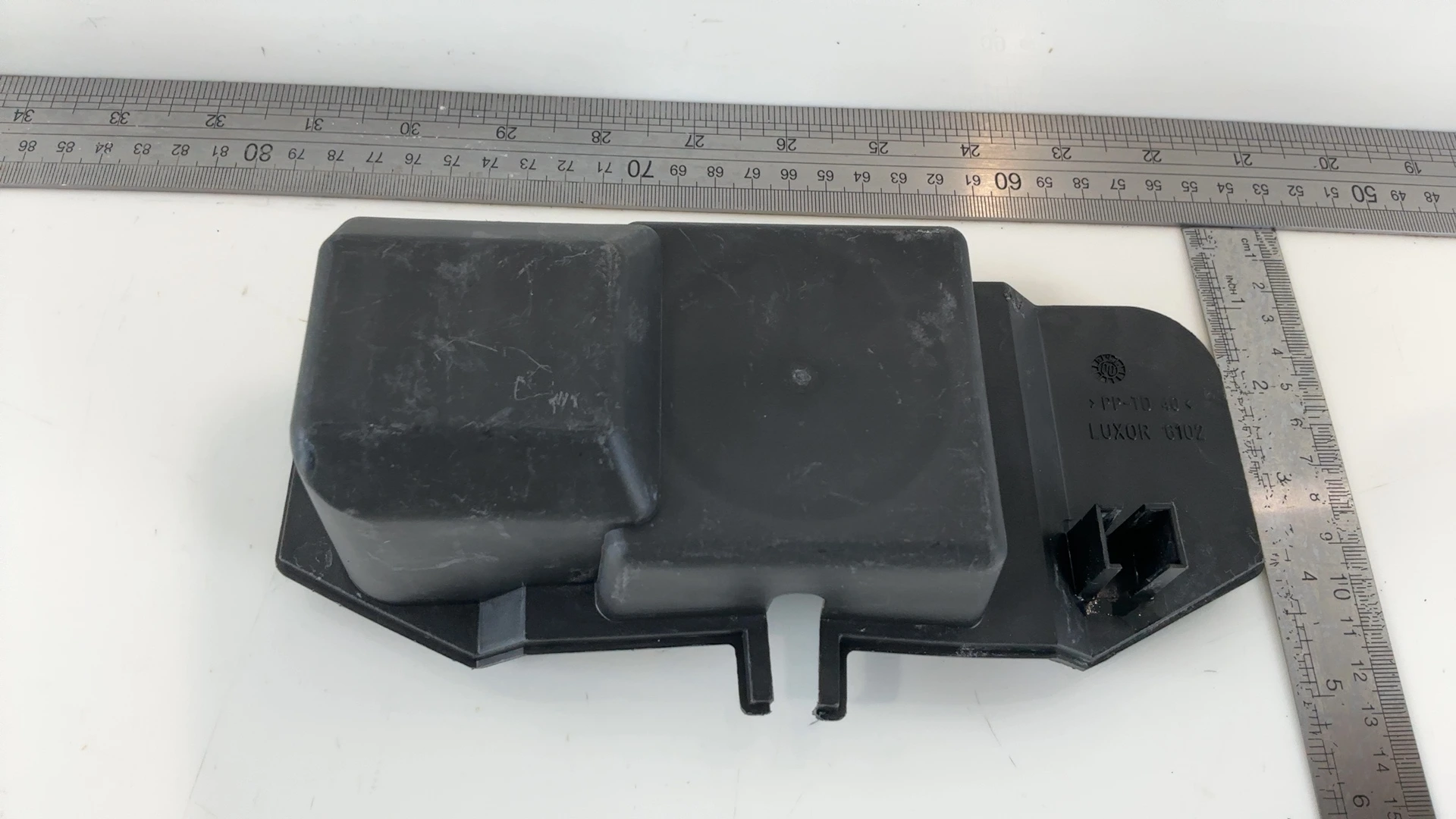 Peugeot Speedfight 1 2 50 Front Headlight Bulb Cover Cap 1997-2008 OEM 737152 - Image 3