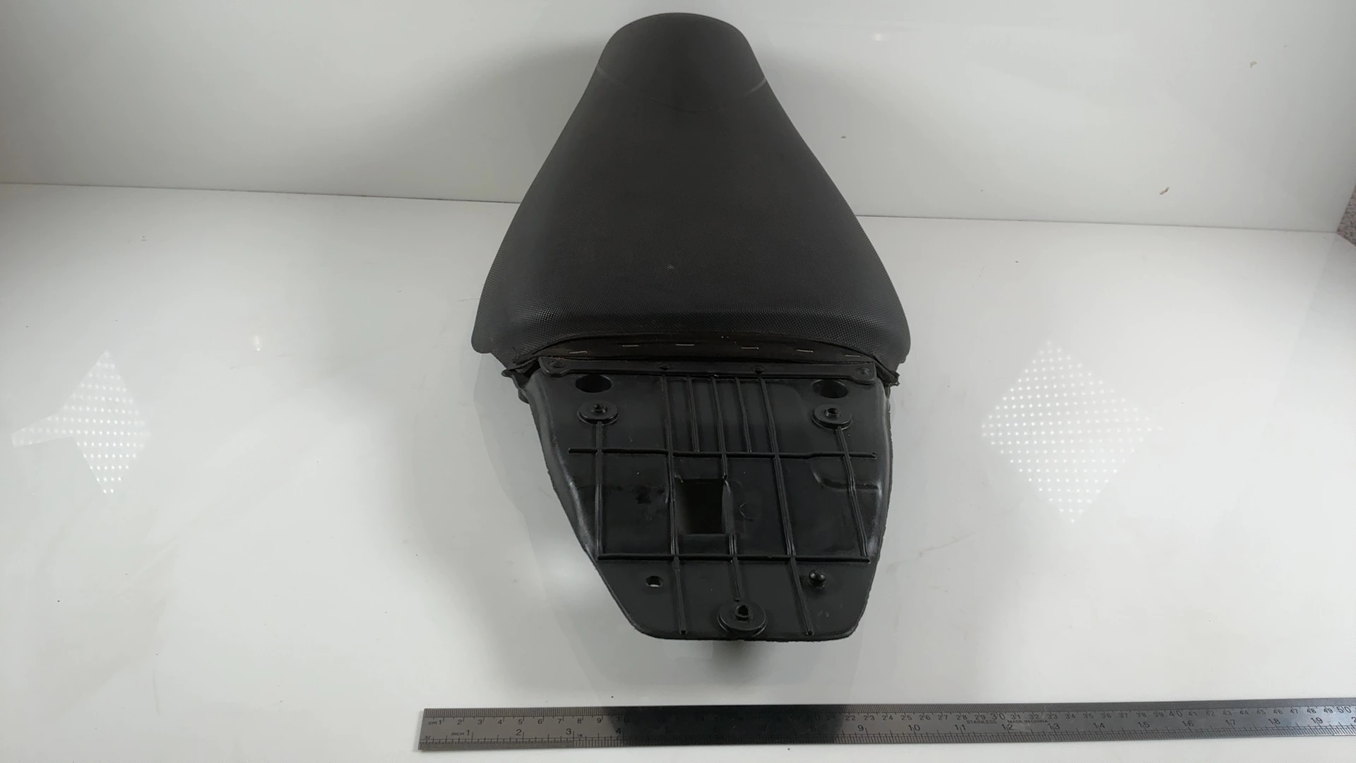 Aprilia SR 50 R AP8229132 50cc Seat Saddle 2001-2010 OEM AP8229132 - Image 5