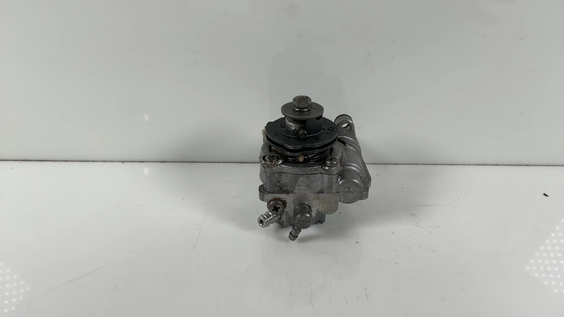 Yamaha DT125 Enduro 125cc 2-Stroke Autolube Oil Pump 1974-80 OEM 248-13101-02-00 - Image 1