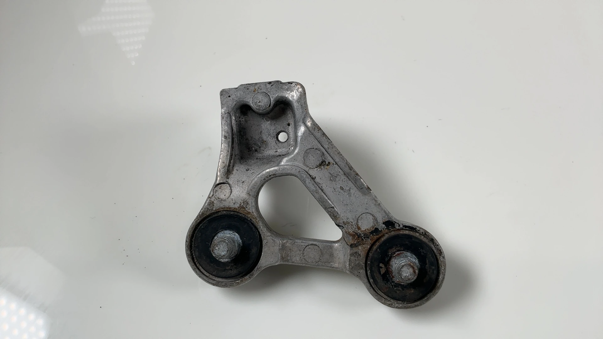 Honda CBR1000F SC24 1000cc Left Front Footrest Peg Bracket 1990-91 50700-MS2-670 - Image 7