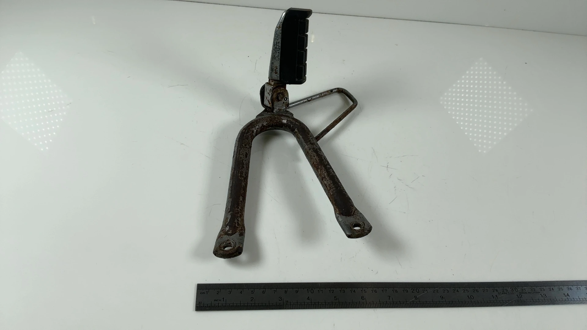 Yamaha XTZ660 3YF 660cc Right Rear Footrest Bracket 1994 1995 OEM 3YF-27442-00 - Image 5