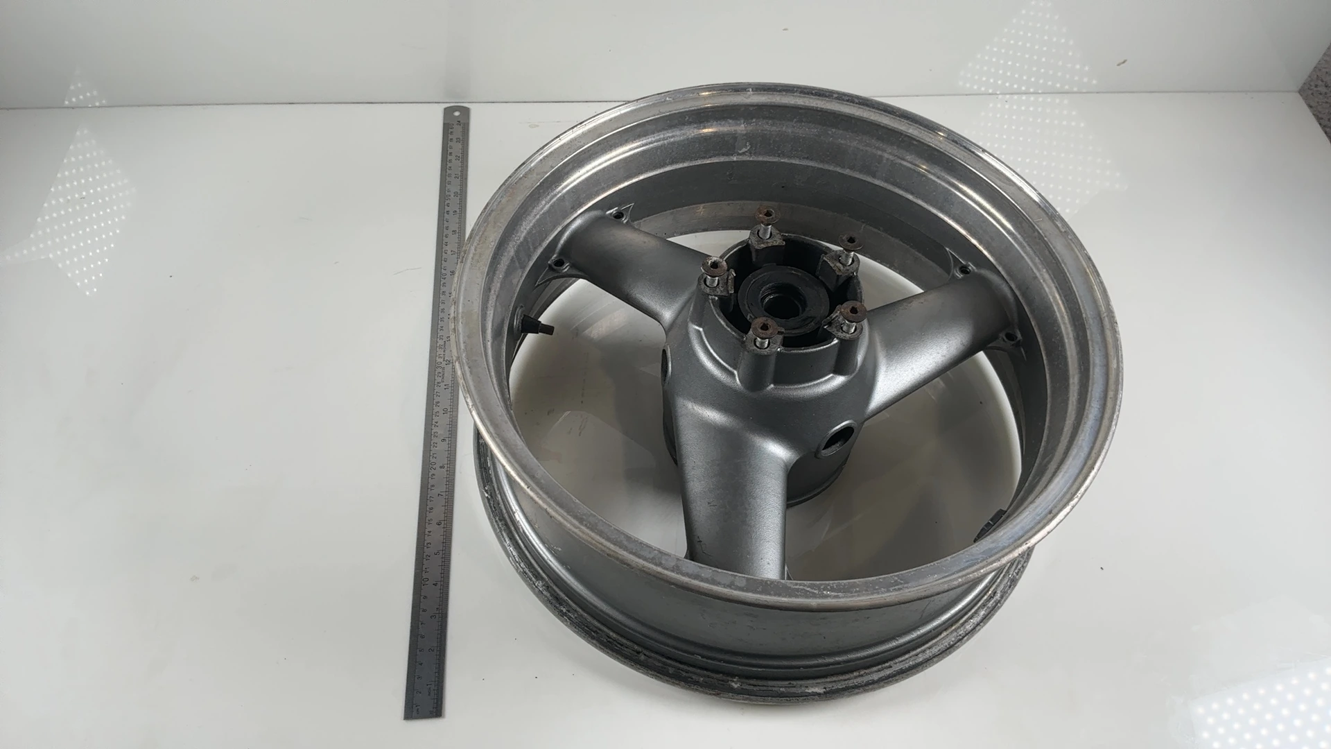 Kawasaki ZXR750 Ninja ZX750L 750CC Rear Wheel Rim 1993-1995 OEM 41073-1547-CJ - Image 4