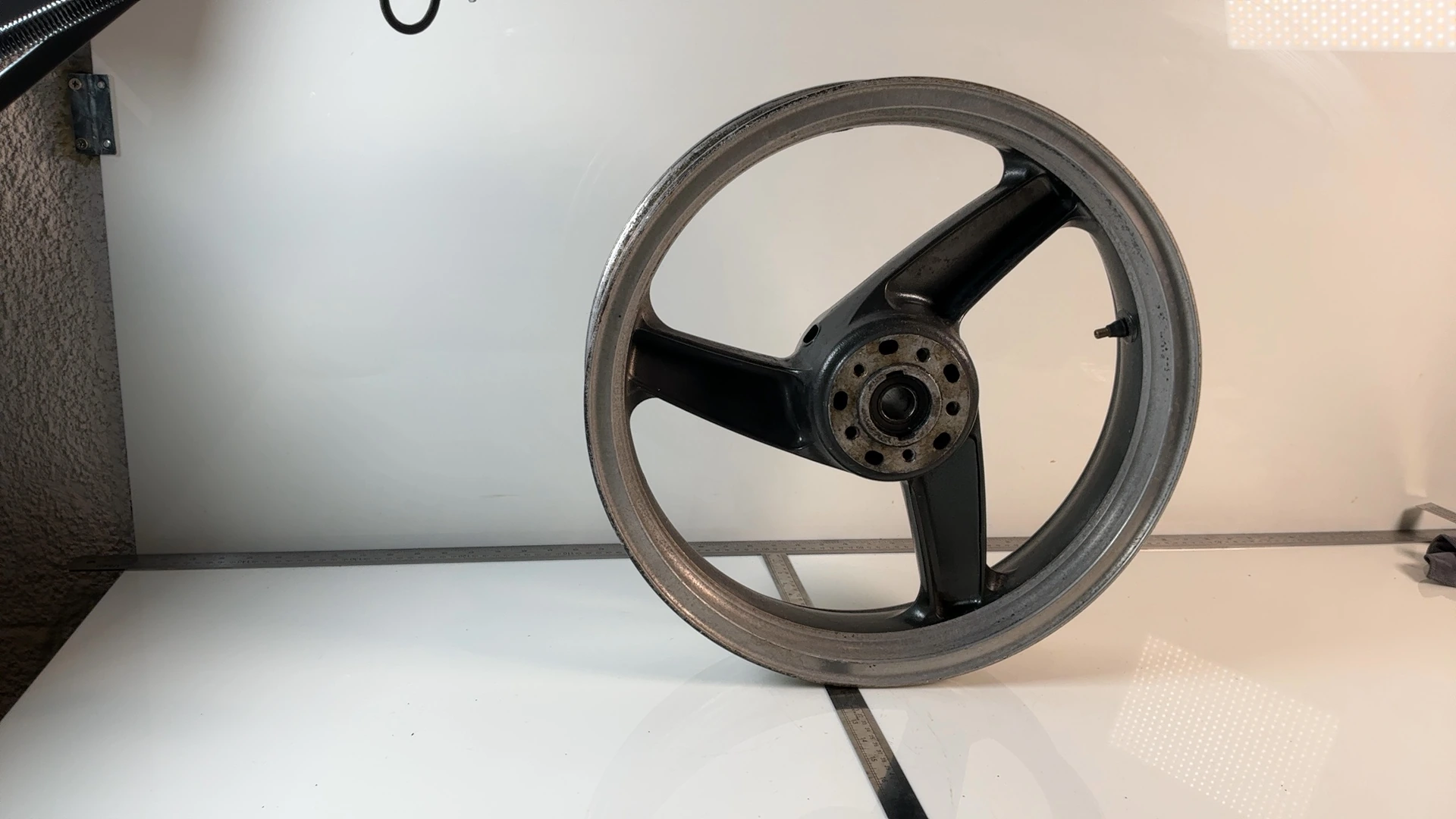 Kawasaki Ninja ZX-11 ZZR1100 ZX1100D Front Wheel Rim 1993-2001 OEM 41073-1554 - Image 3
