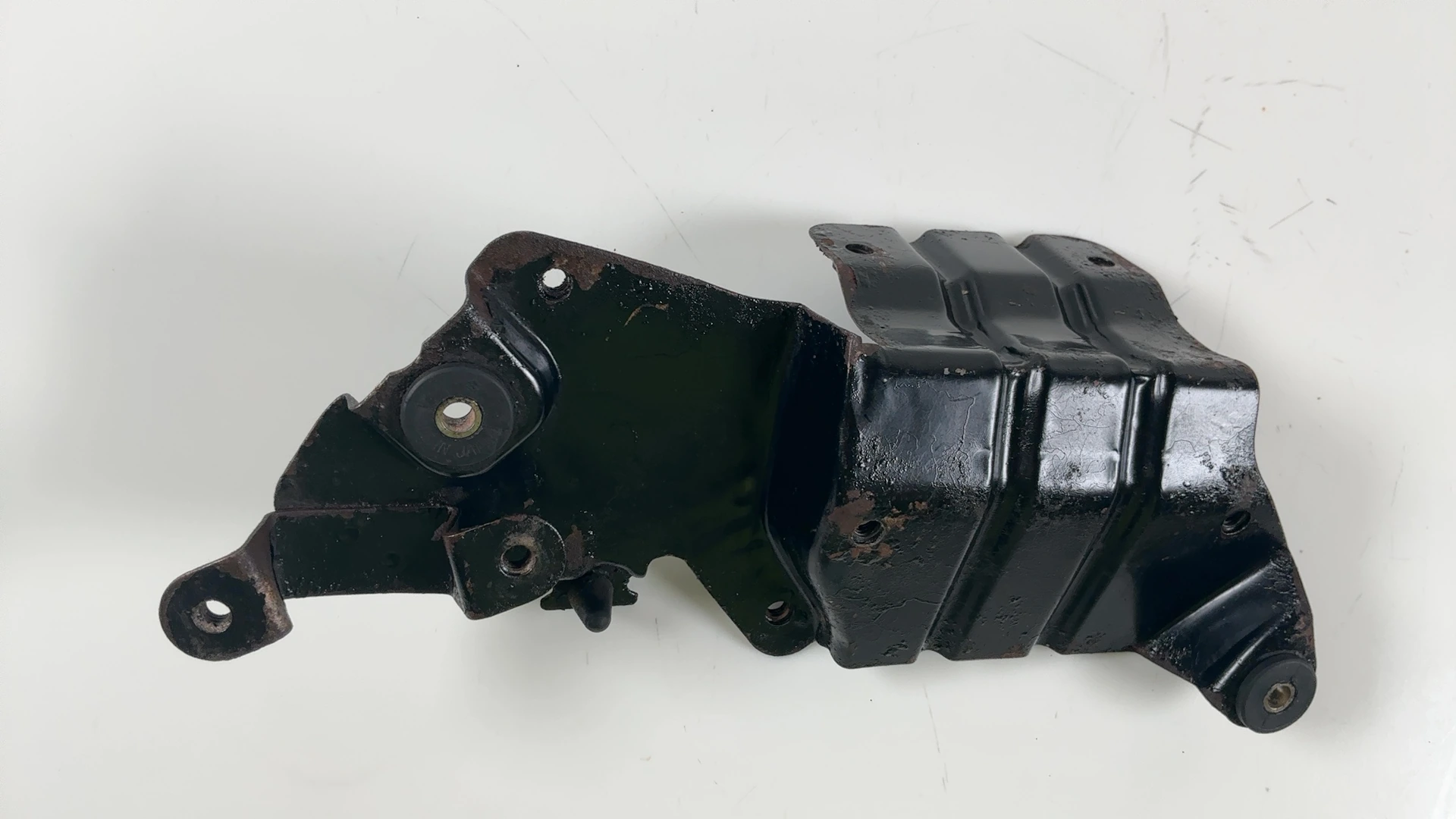 Suzuki GS700E GS700 700cc Electrical Bracket Shield Panel 1984-85 47410-31300