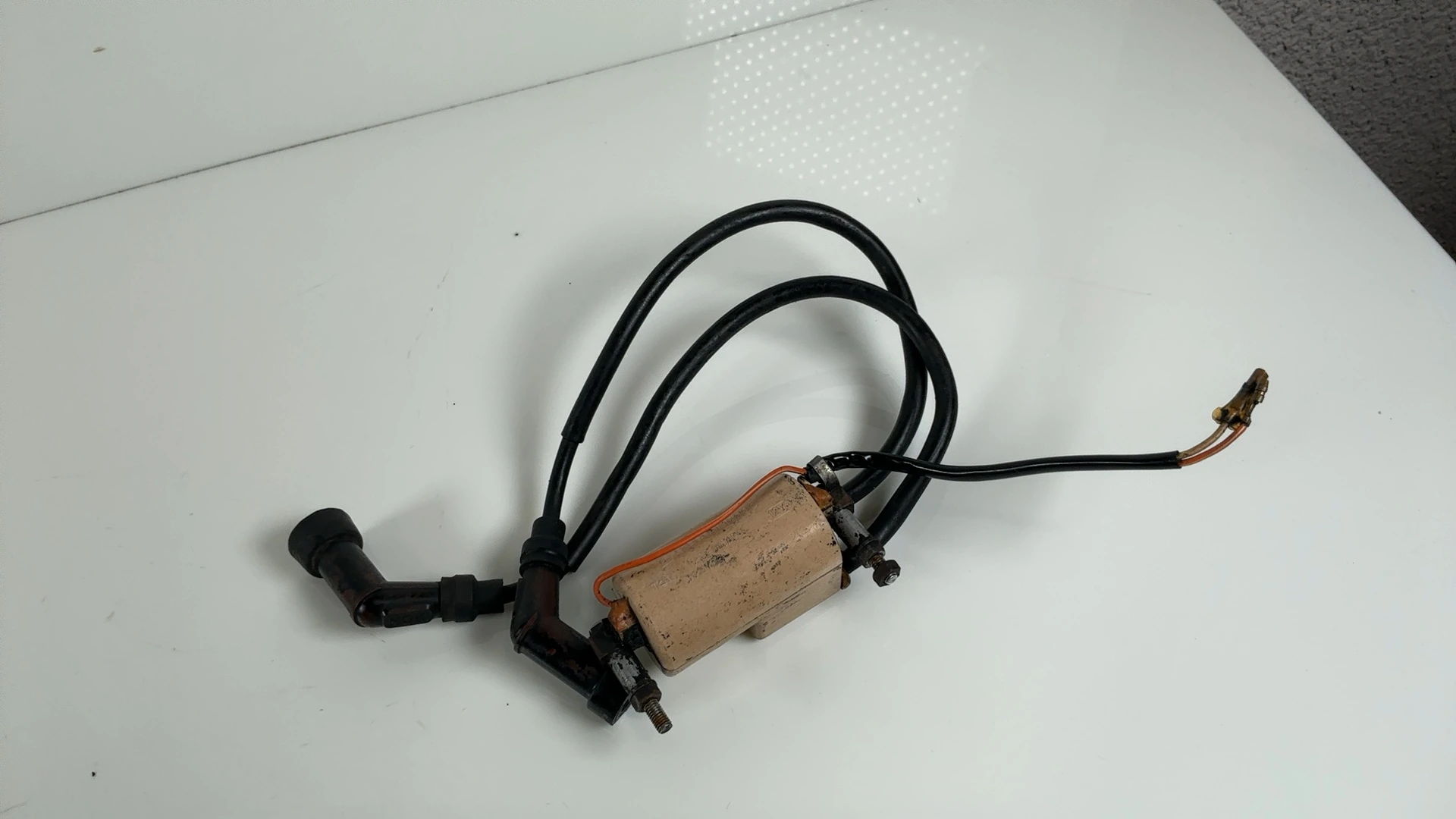 Suzuki GS850 G 850cc Ignition Coil 1981 1982 OEM 33410-45110