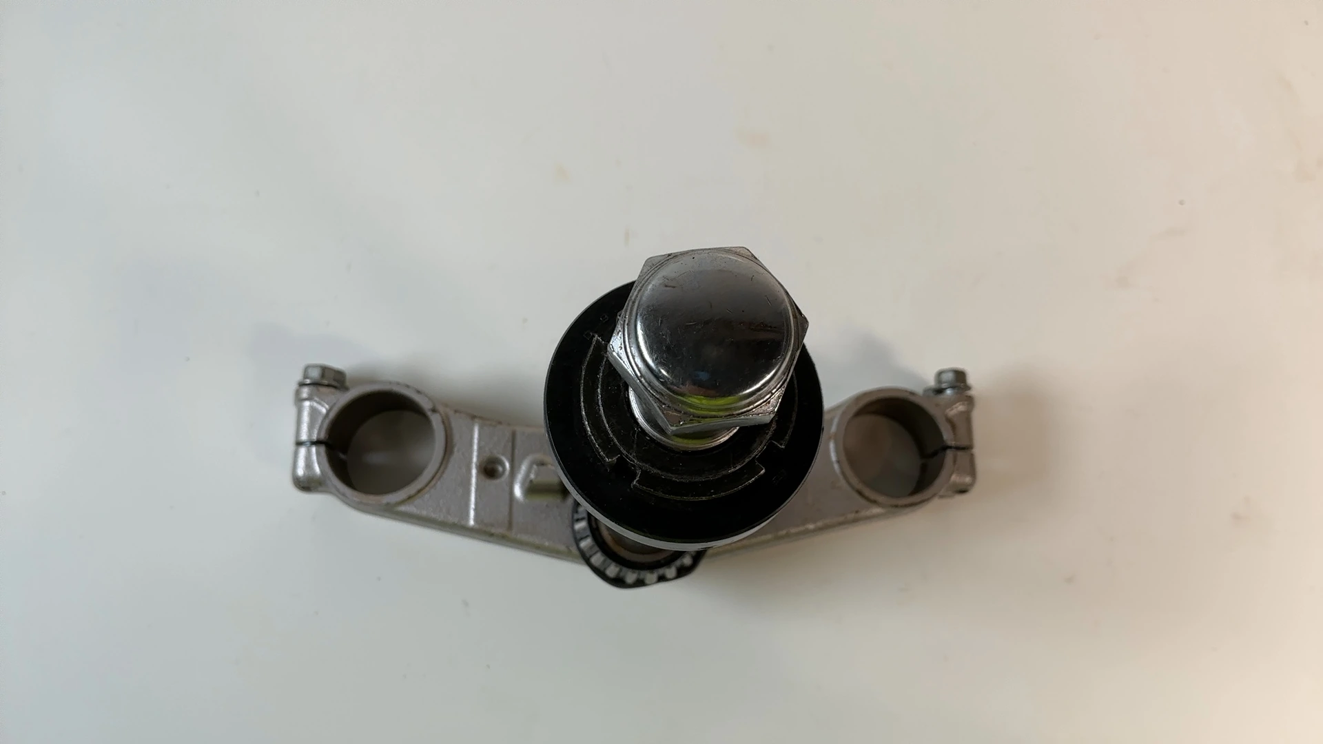 Suzuki Bandit GSF600 GSF600S 600cc Lower Triple Tree 2000-2004 OEM 51410-31F00 - Image 3