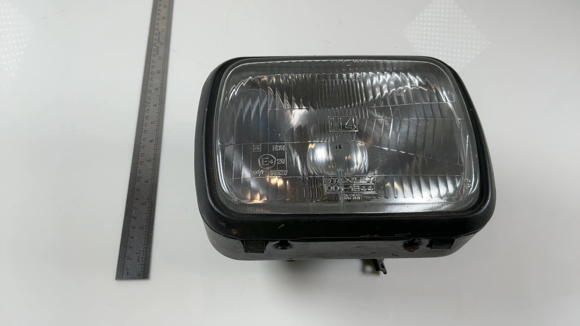 Honda CB1100F VF750 VF1100 Headlight 1982-85 OEM 33100-MG5-671 Stanley 001-1844 - Image 4