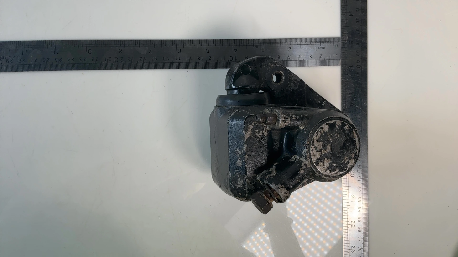 Suzuki GS750 GS750E 750cc Front Right Brake Caliper 1977-1979 OEM 59300-44002 - Image 4