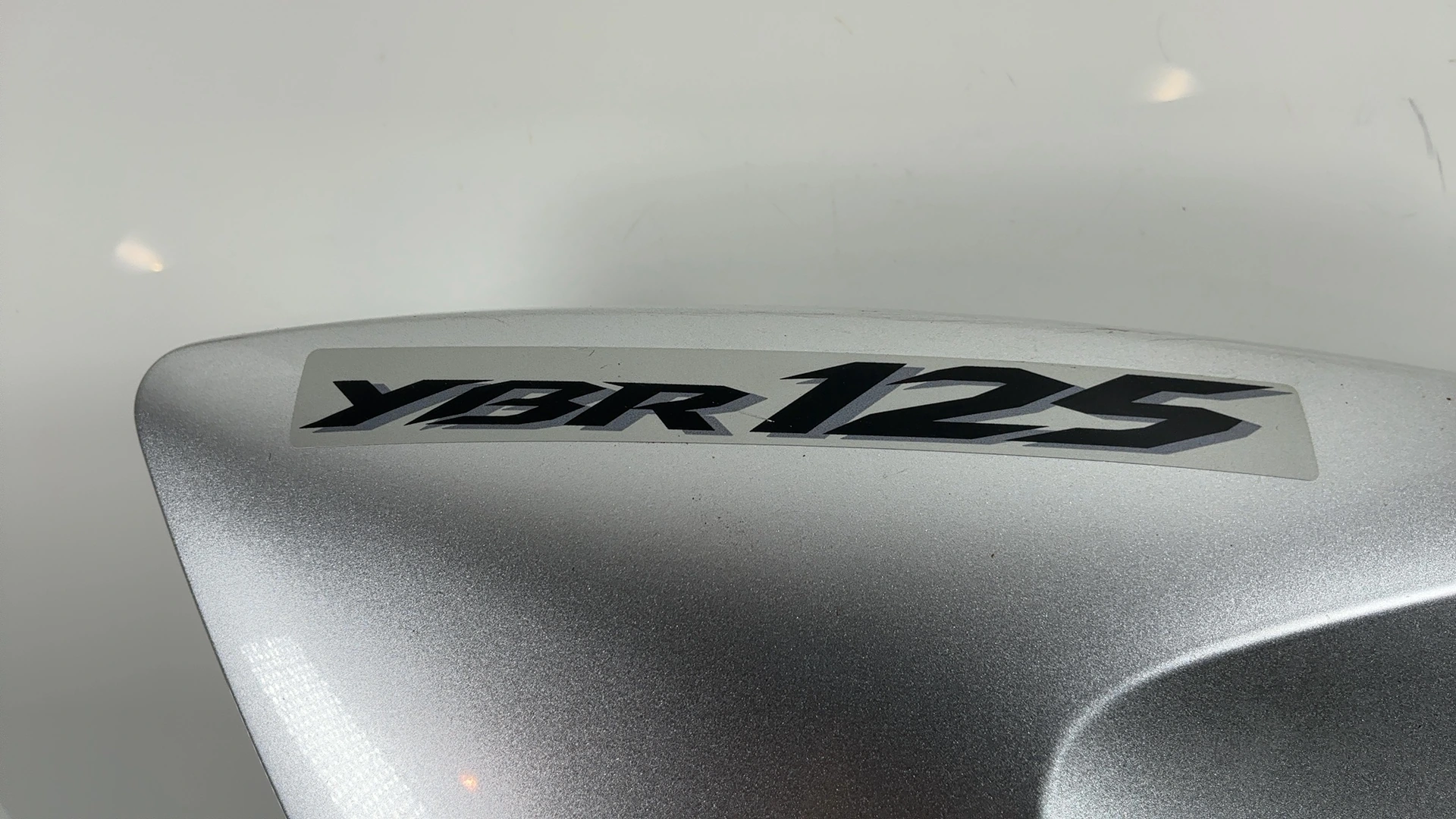 Yamaha YBR 125 51D 125cc Left Front Tank Shroud Cover 2010-14 OEM 51D-F4129-00 - Image 7