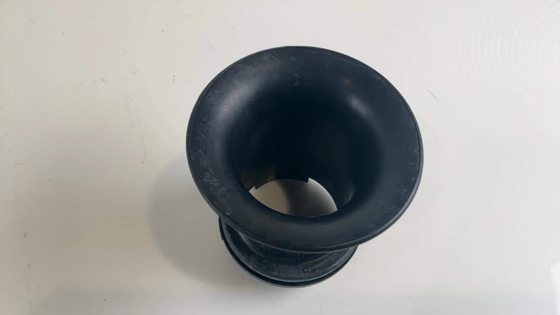Suzuki GSX-R 600 K6 600CC Air Cleaner Outlet Tube 2006-2010 OEM 13881-01H01 - Image 2