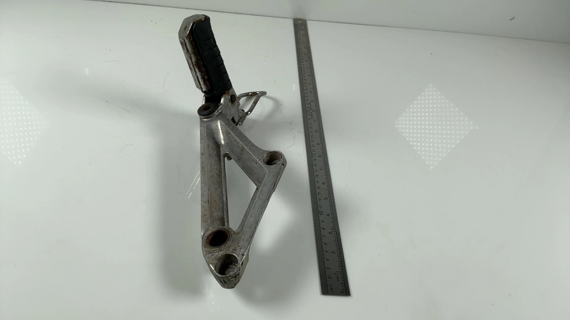 Honda Sabre VF700S 700cc Footrest Peg Bracket Right 1984-1985 OEM 50680-MB0-000 - Image 3