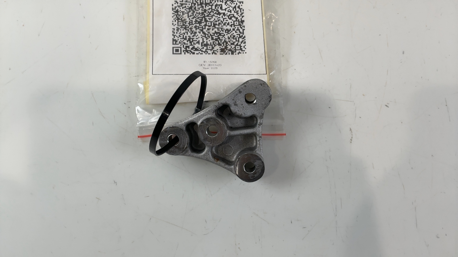 Aprilia RSV4 Tuono V4 1100 Engine Mount Bracket 2016-2026 OEM 898429 - Image 2