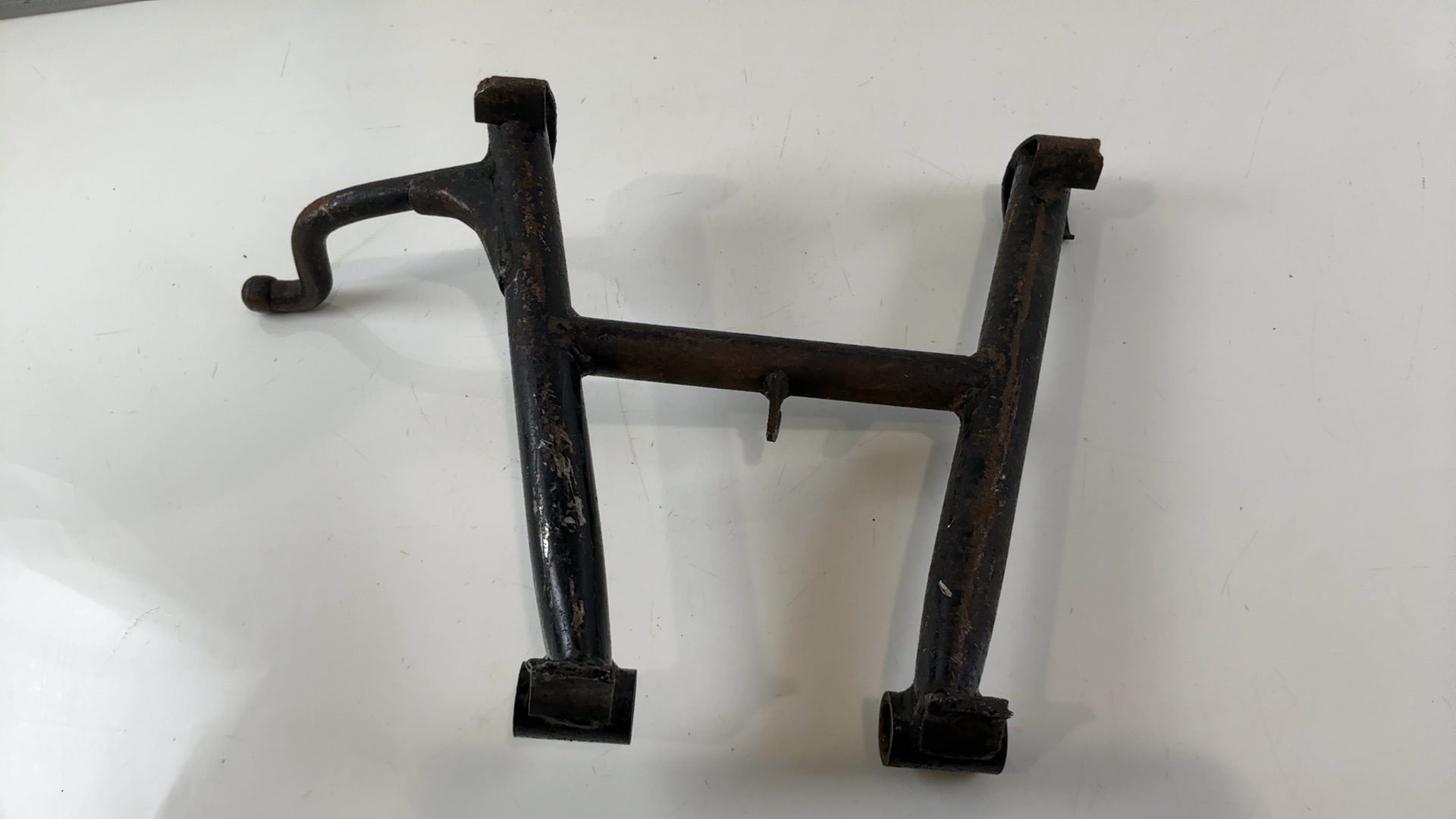 Suzuki GSX400E GK53C 400cc Center Main Stand 1980-1984 OEM 42100-44100 - Image 6
