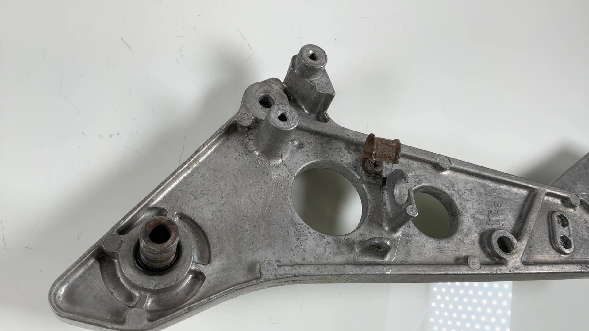 Honda NTV 650 Revere RC33 650 Right Foot Peg Bracket 1988-1997 OEM 50600-MZ6-000 - Image 4
