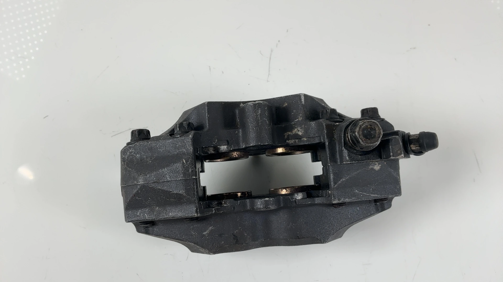 Honda CBR900RR SC28 893cc Front Left Brake Caliper 1992-1994 OEM 45100-MW0-016 - Image 4