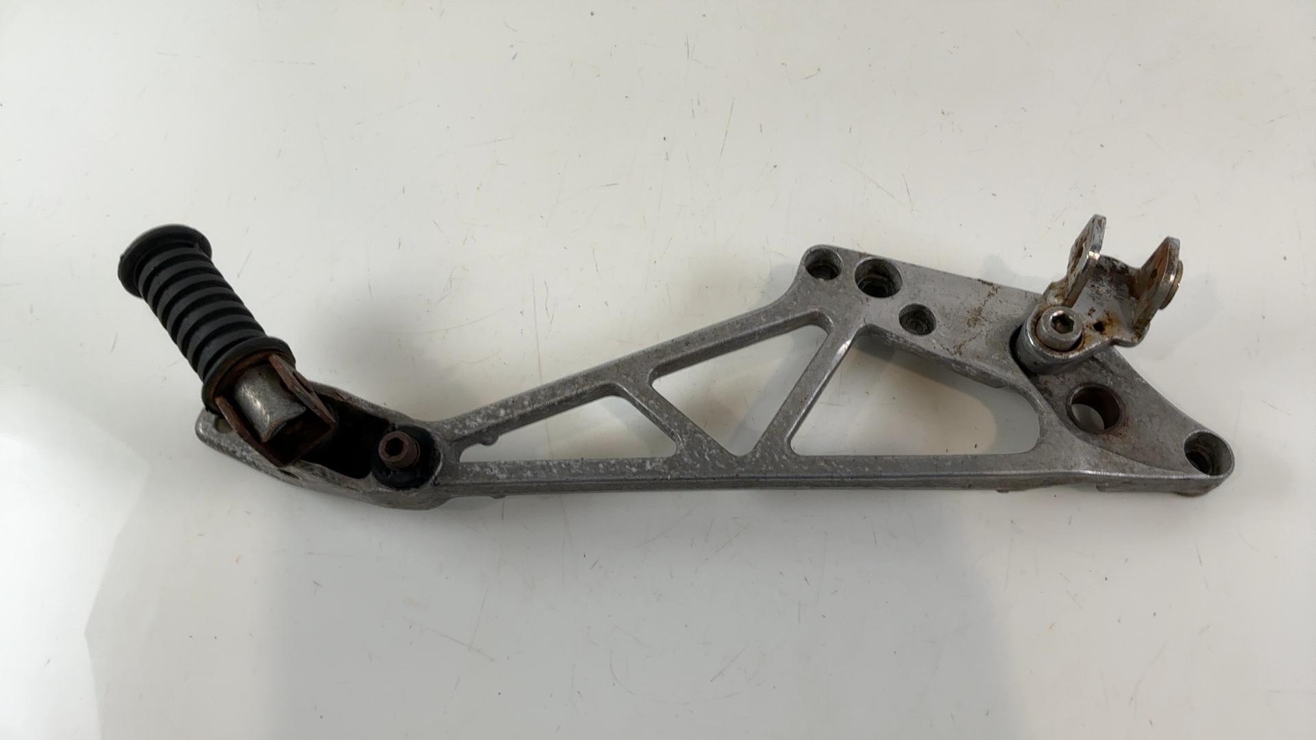 Honda Interceptor VF750F 750cc Right Footrest Bracket 1983-85 OEM 50610-MB2-000