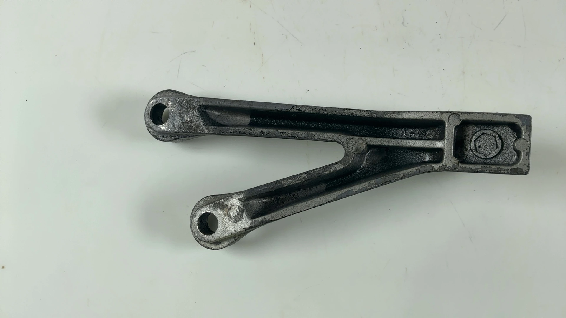 Kawasaki Ninja ZX-6R ZX600J Left Rear Footrest Bracket 2000-01 OEM 35011-1878-TX - Image 7