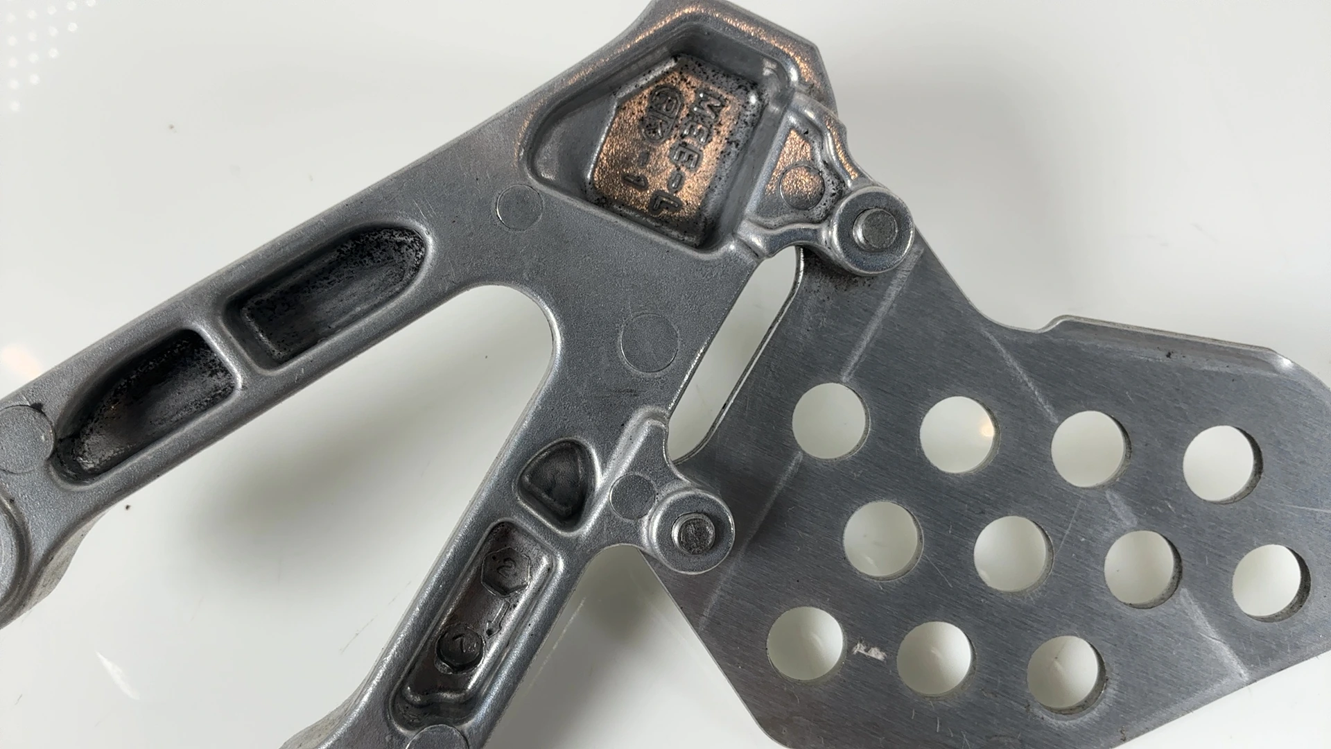 Honda CBR600RR PC37 600cc Front Left Rider Rearset Bracket 2003-06 50700-MEE-D00 - Image 6